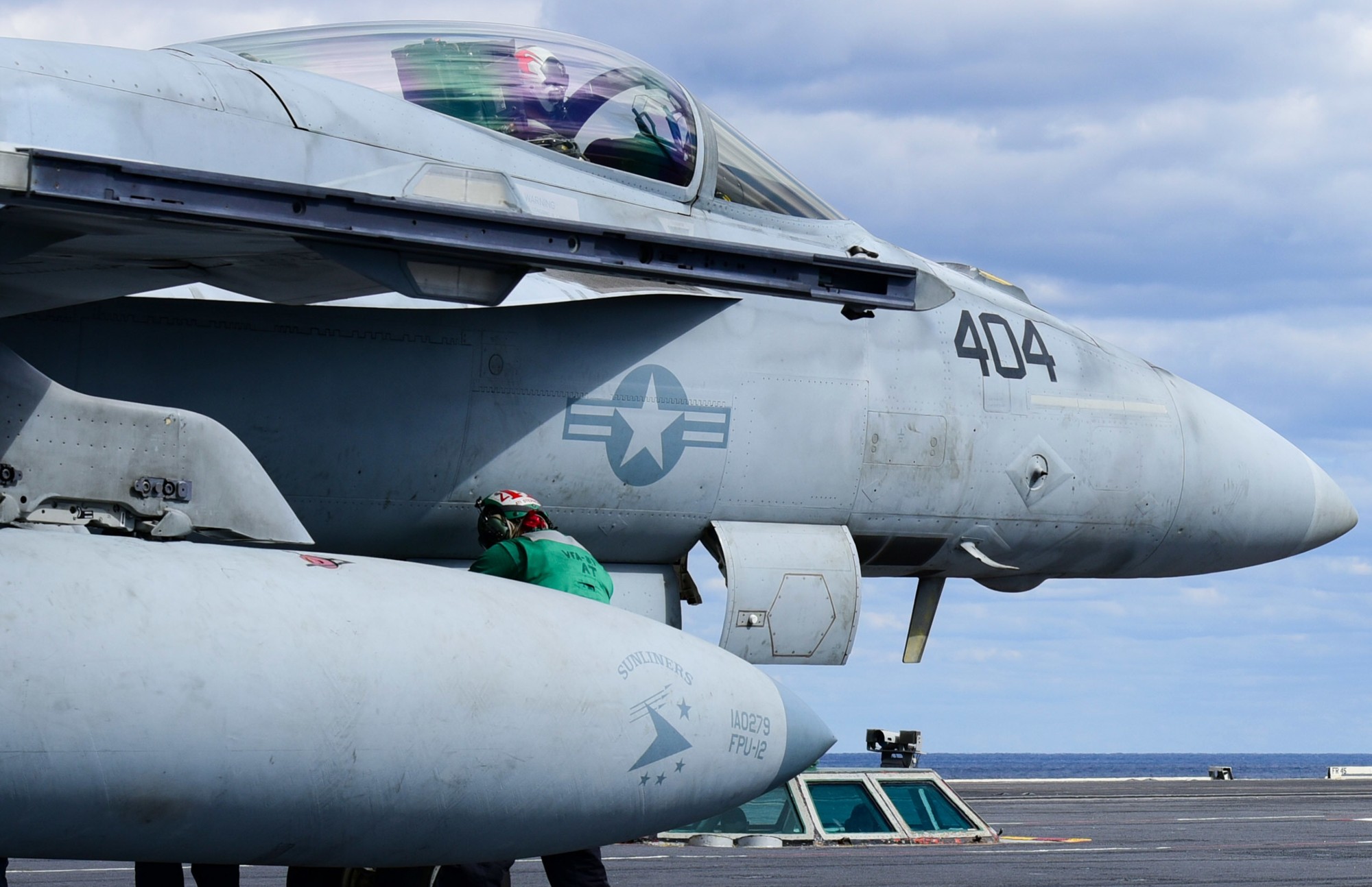 vfa-81 sunliners strike fighter squadron f/a-18e super hornet cvw-1 cvn-75 uss harry s. truman 54