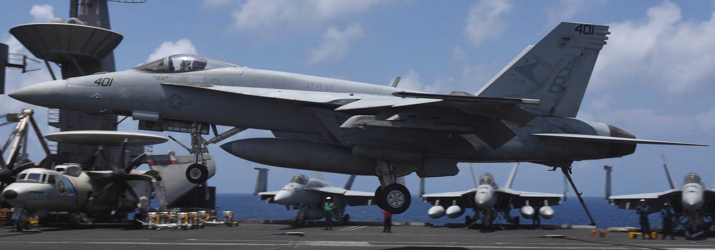 vfa-81 sunliners strike fighter squadron f/a-18e super hornet cvw-1 cvn-75 uss harry s. truman 61