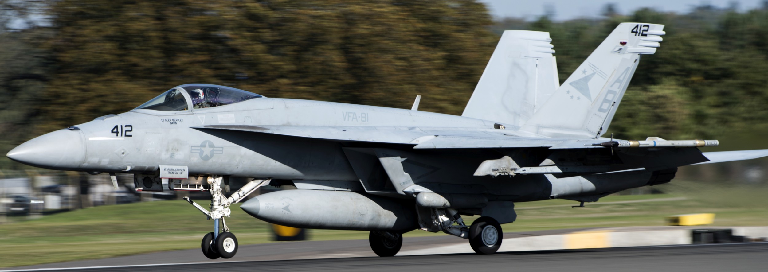 vfa-81 sunliners strike fighter squadron f/a-18e super hornet cvw-1 raf lakenheath united kingdom 65