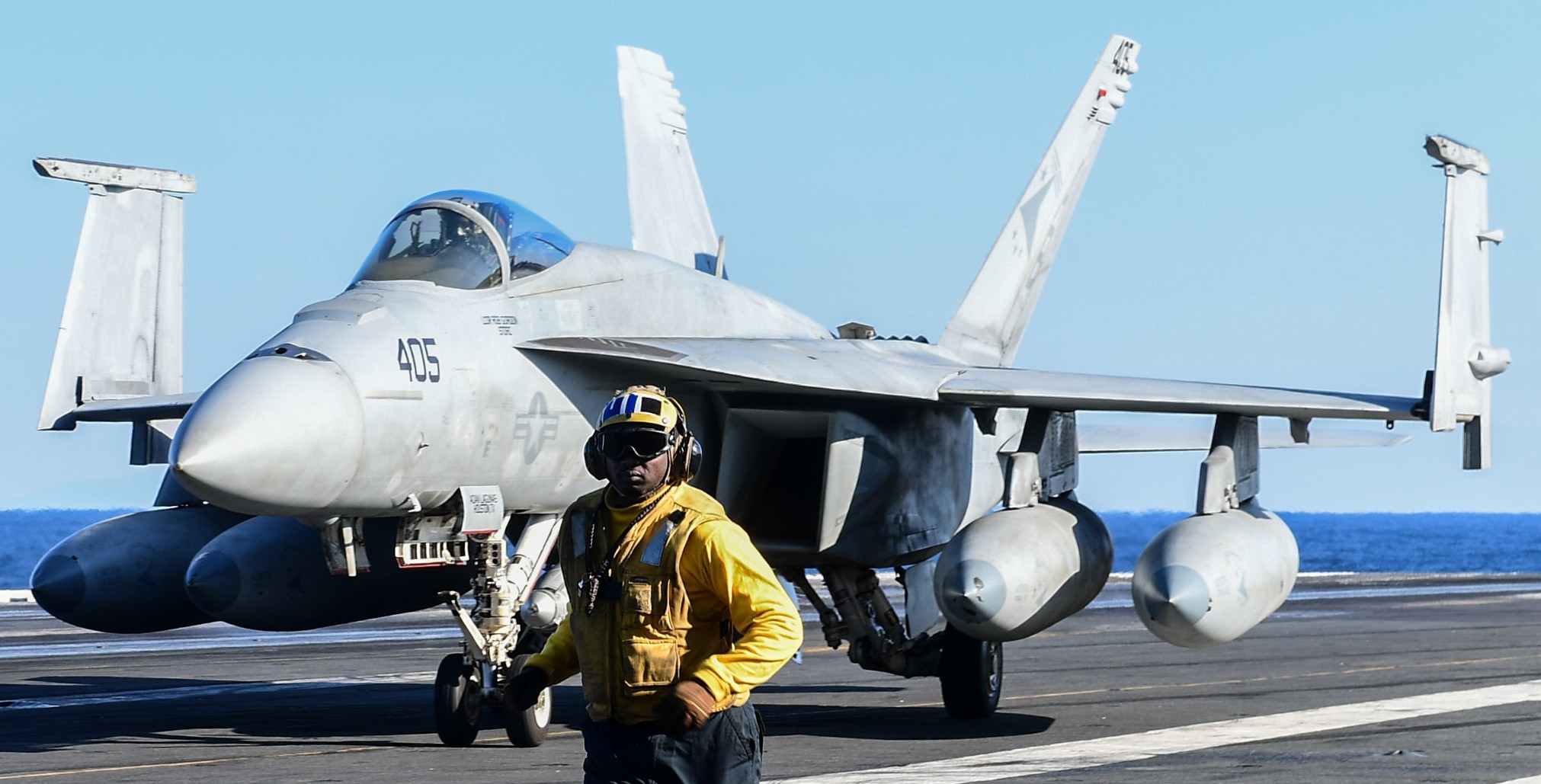 vfa-81 sunliners strike fighter squadron f/a-18e super hornet cvw-1 cvn-75 uss harry s. truman 67