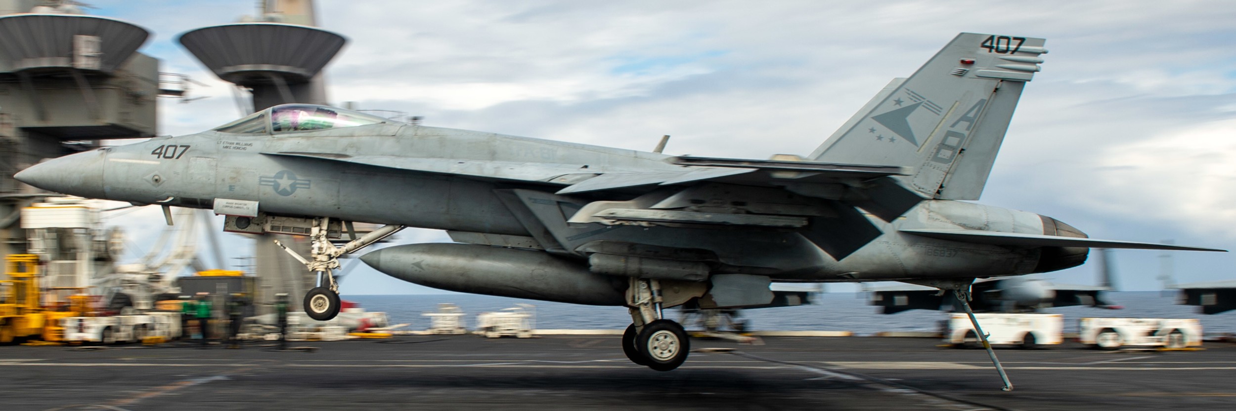 vfa-81 sunliners strike fighter squadron f/a-18e super hornet cvw-1 cvn-75 uss harry s. truman 92