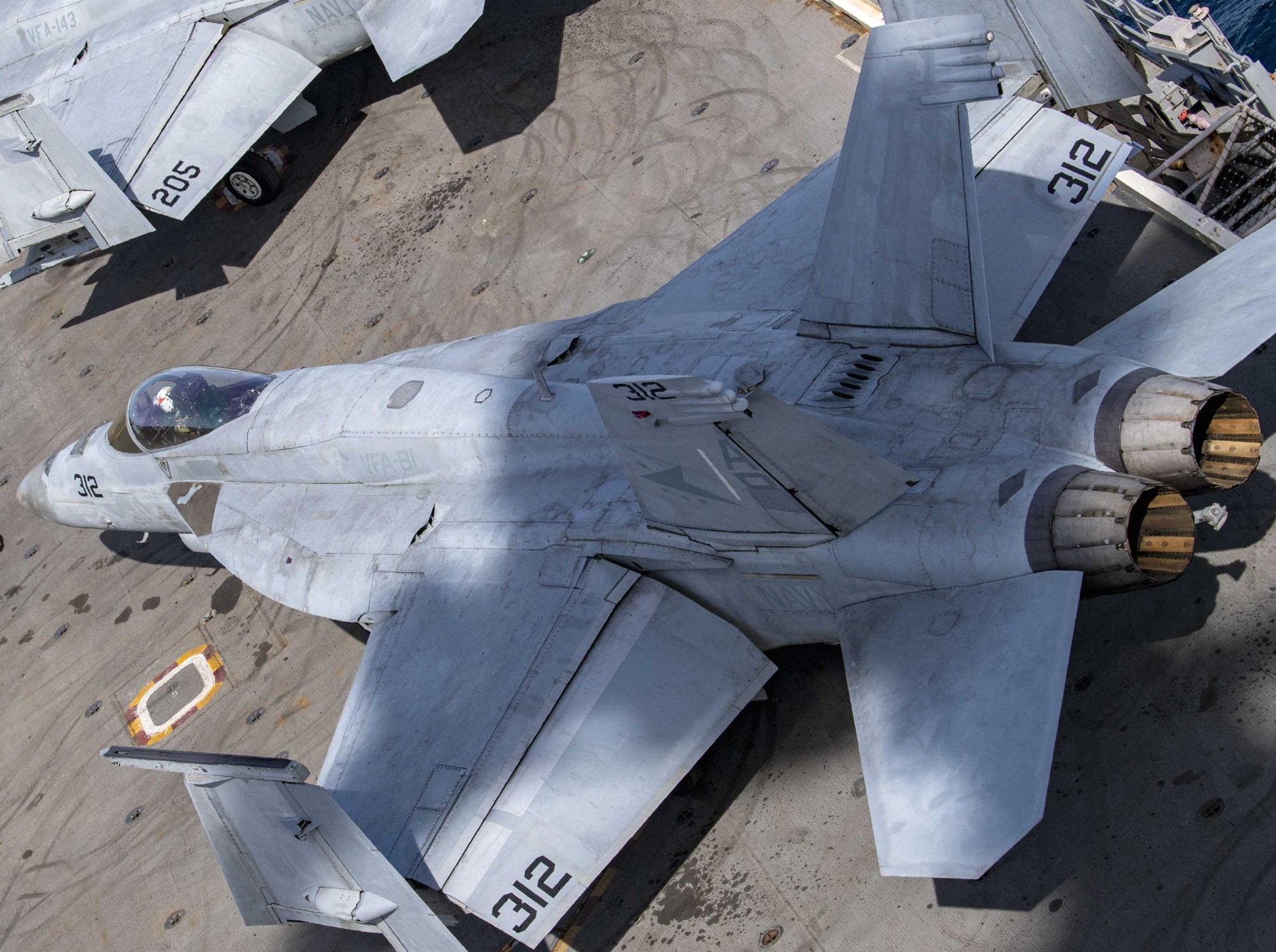 vfa-81 sunliners strike fighter squadron f/a-18e super hornet cvw-1 cvn-75 uss harry s. truman 126