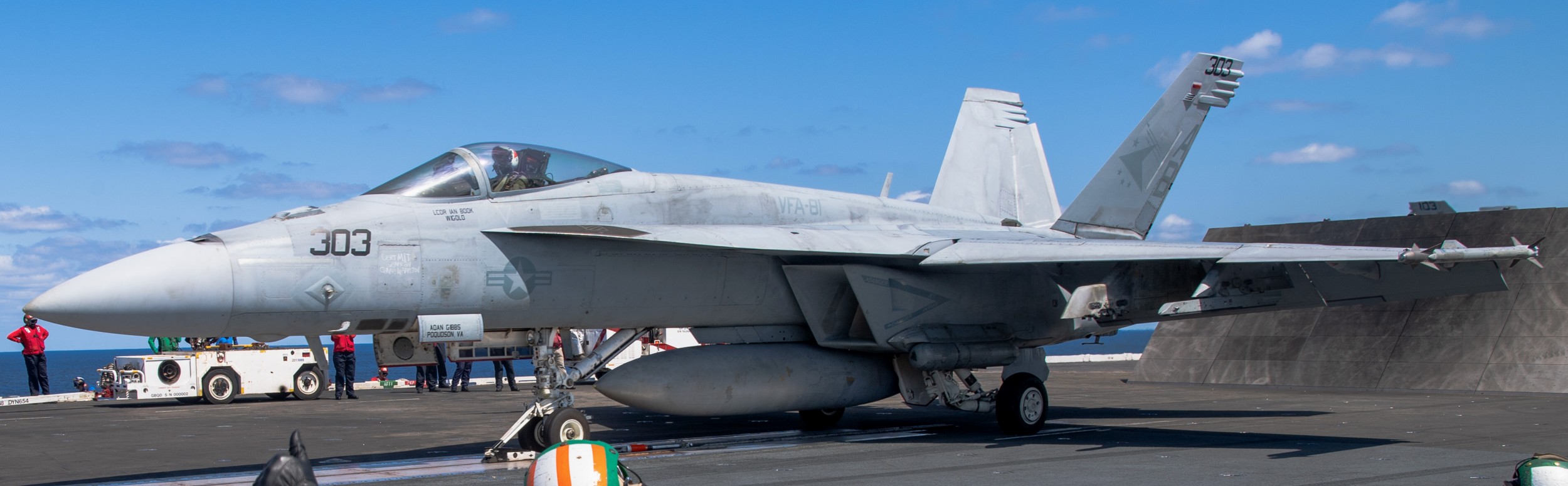 vfa-81 sunliners strike fighter squadron f/a-18e super hornet cvw-1 cvn-75 uss harry s. truman 128