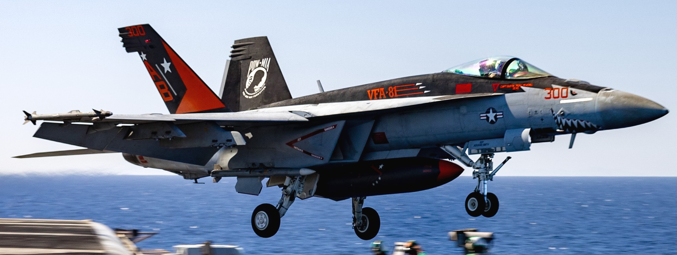 vfa-81 sunliners strike fighter squadron f/a-18e super hornet cvw-1 cvn-75 uss harry s. truman 132