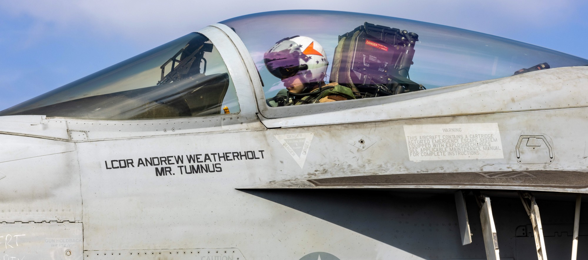 vfa-81 sunliners strike fighter squadron f/a-18e super hornet cvw-1 cvn-75 uss harry s. truman 135