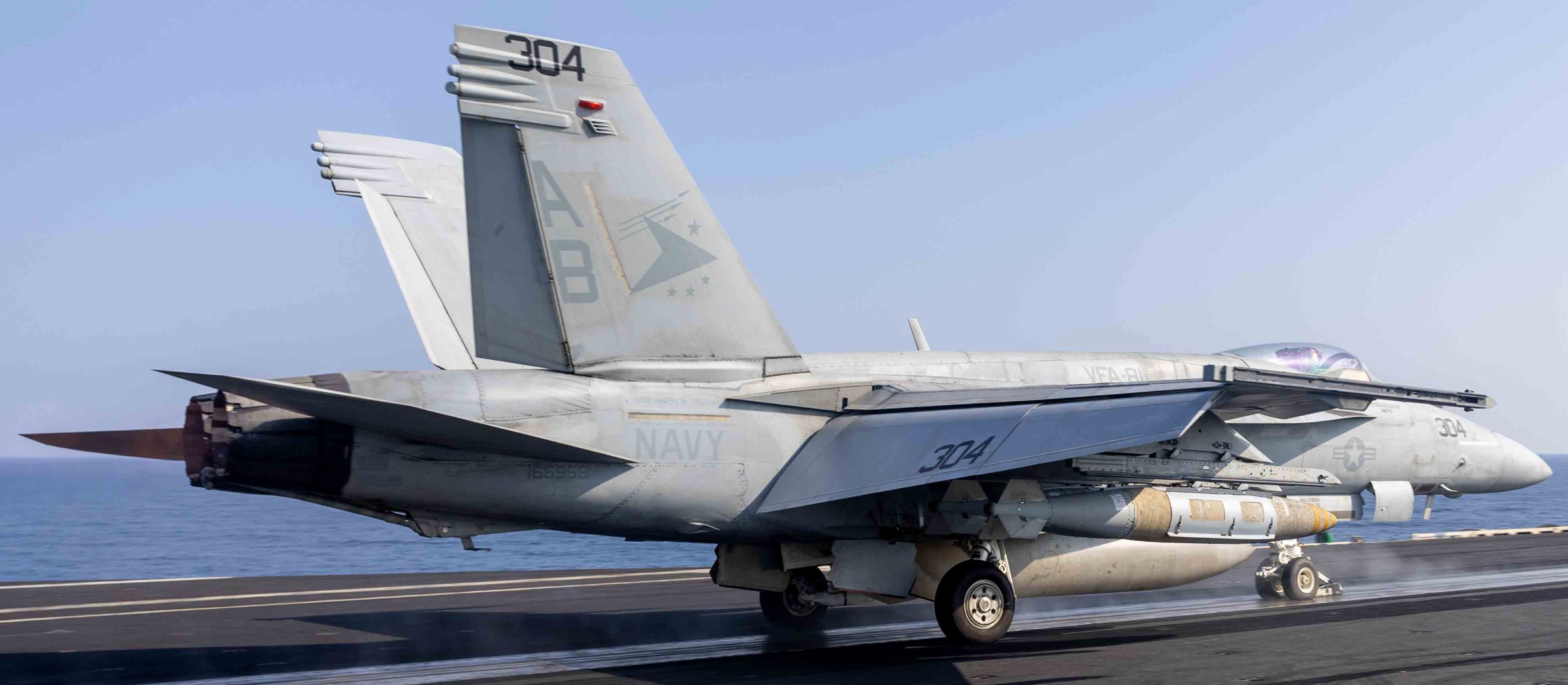 vfa-81 sunliners strike fighter squadron f/a-18e super hornet cvw-1 cvn-75 uss harry s. truman 136