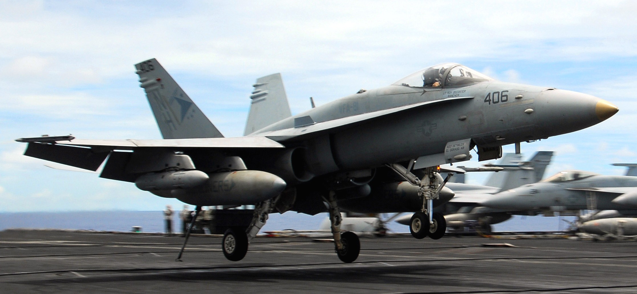 vfa-81 sunliners strike fighter squadron f/a-18c hornet cvw-11 cvn-68 uss nimitz 64