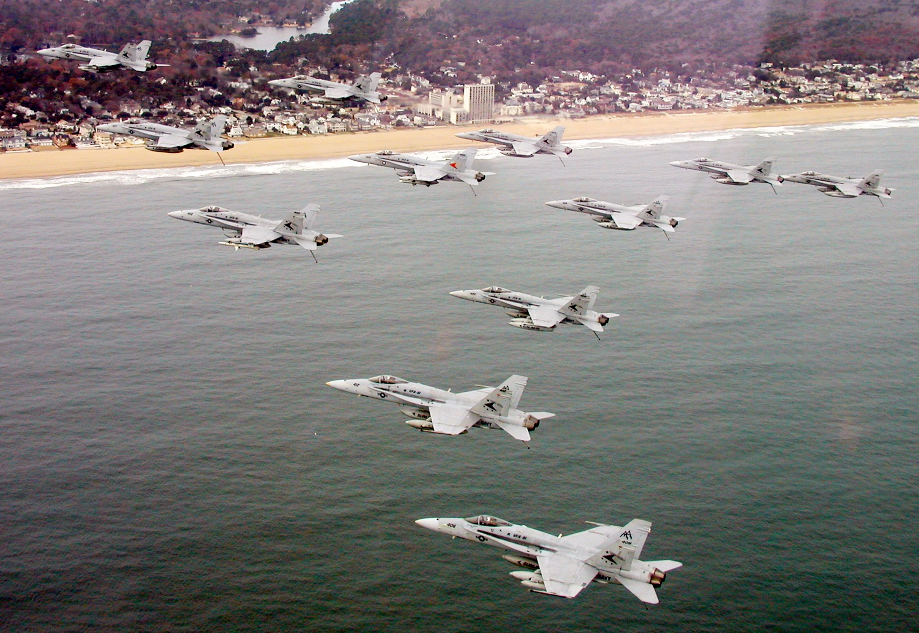 vfa-81 sunliners strike fighter squadron f/a-18c hornet cvw-17 cvn-73 uss george washington 84p