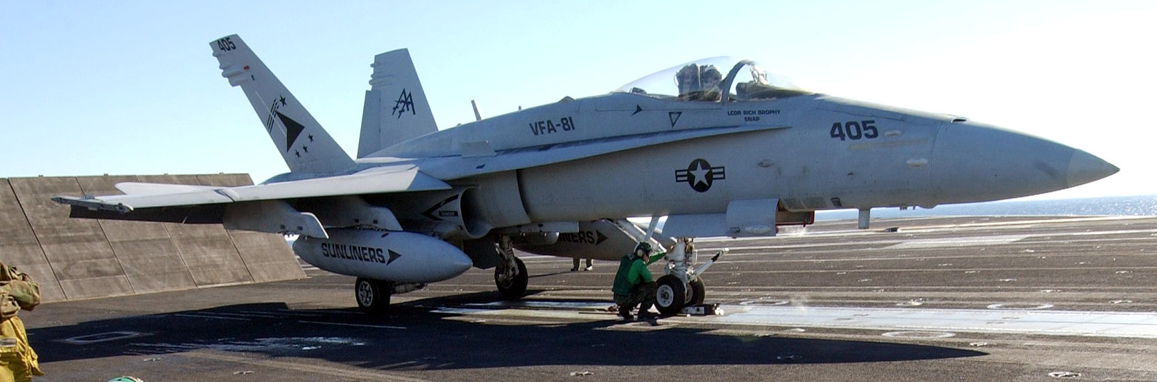 vfa-81 sunliners strike fighter squadron f/a-18c hornet cvw-17 cv-67 uss john f. kennedy 91p