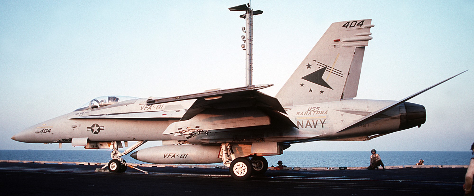 vfa-81 sunliners strike fighter squadron f/a-18c hornet cvw-17 cv-60 uss saratoga 105p