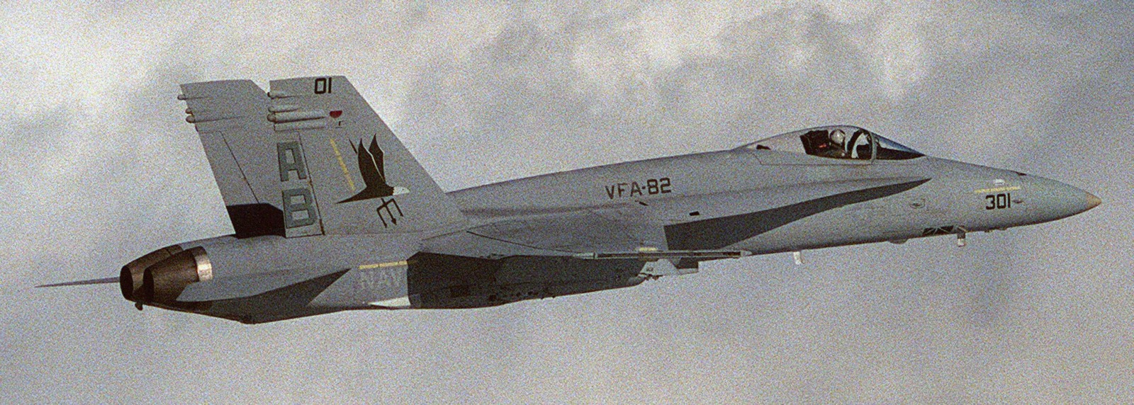 vfa-82 marauders strike fighter squadron f/a-18c hornet 77