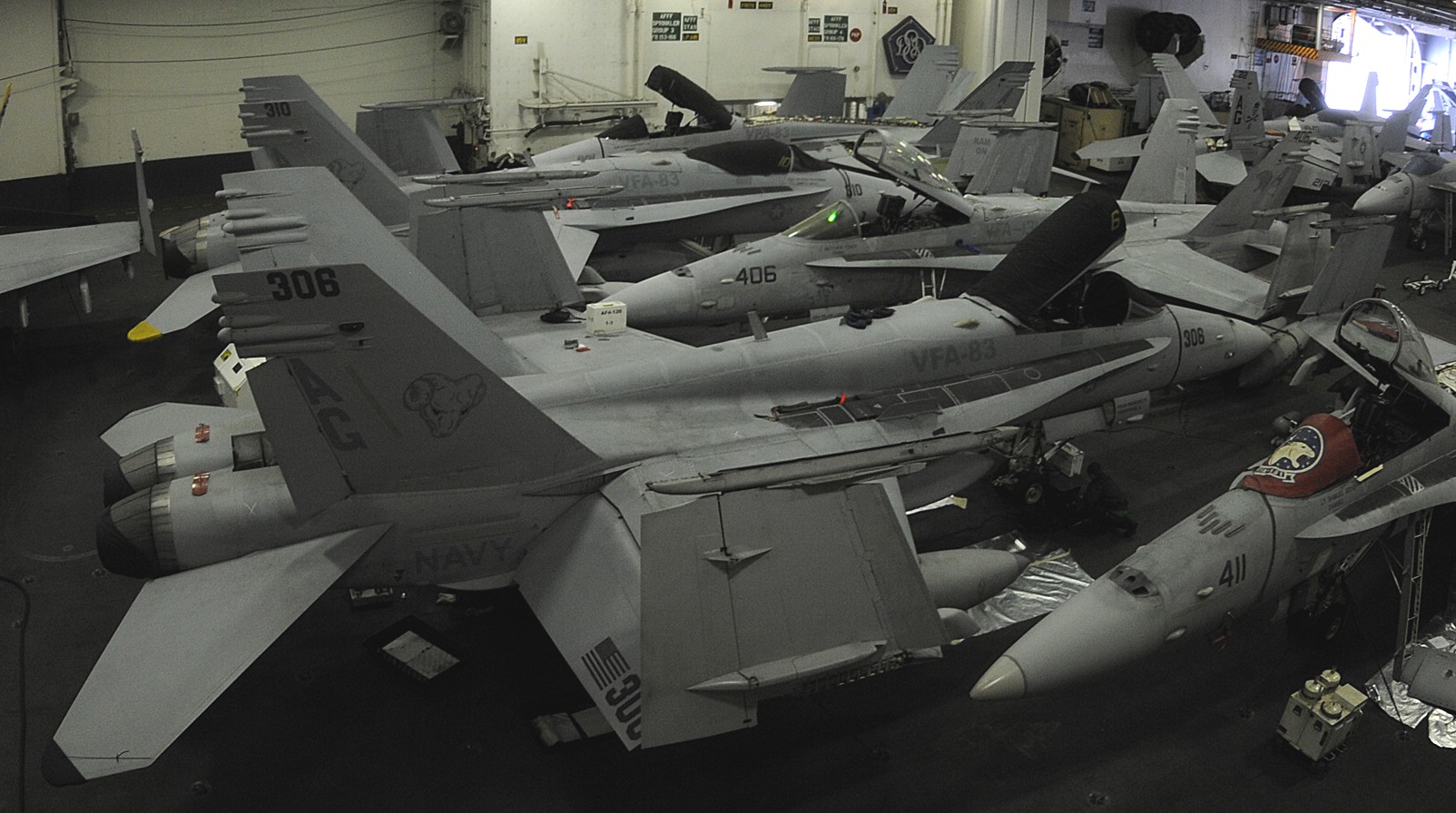 vfa-83 rampagers strike fighter squadron f/a-18c hornet cvw-7 uss dwight d. eisenhower cvn-69 23