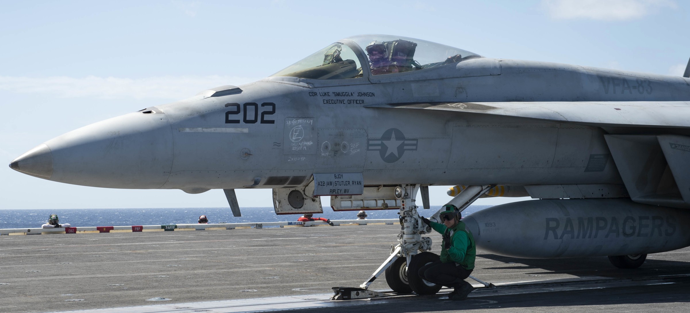 vfa-83 rampagers strike fighter squadron f/a-18e super hornet cvw-3 uss dwight d. eisenhower cvn-69 54