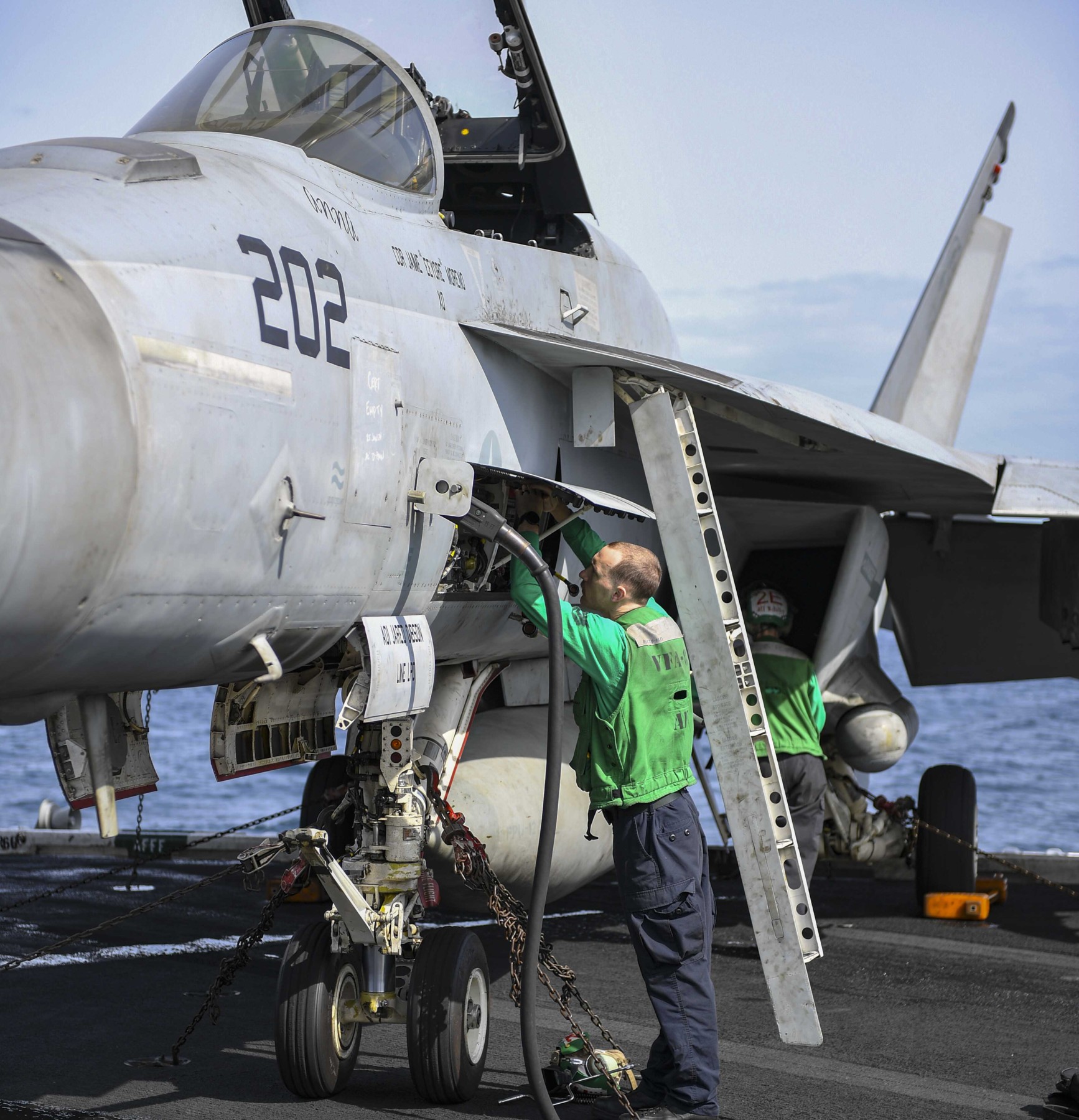 vfa-83 rampagers strike fighter squadron f/a-18e super hornet cvw-3 cvn-69 uss dwight d. eisenhower 96