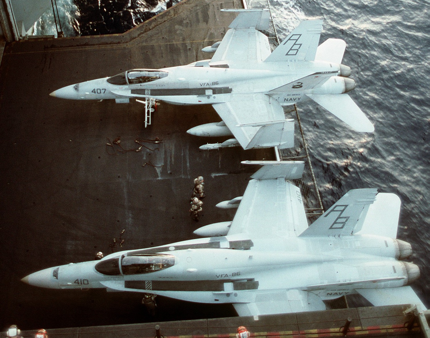 vfa-86 sidewinders strike fighter squadron f/a-18c hornet cvw-1 uss america cv-66 navy 10