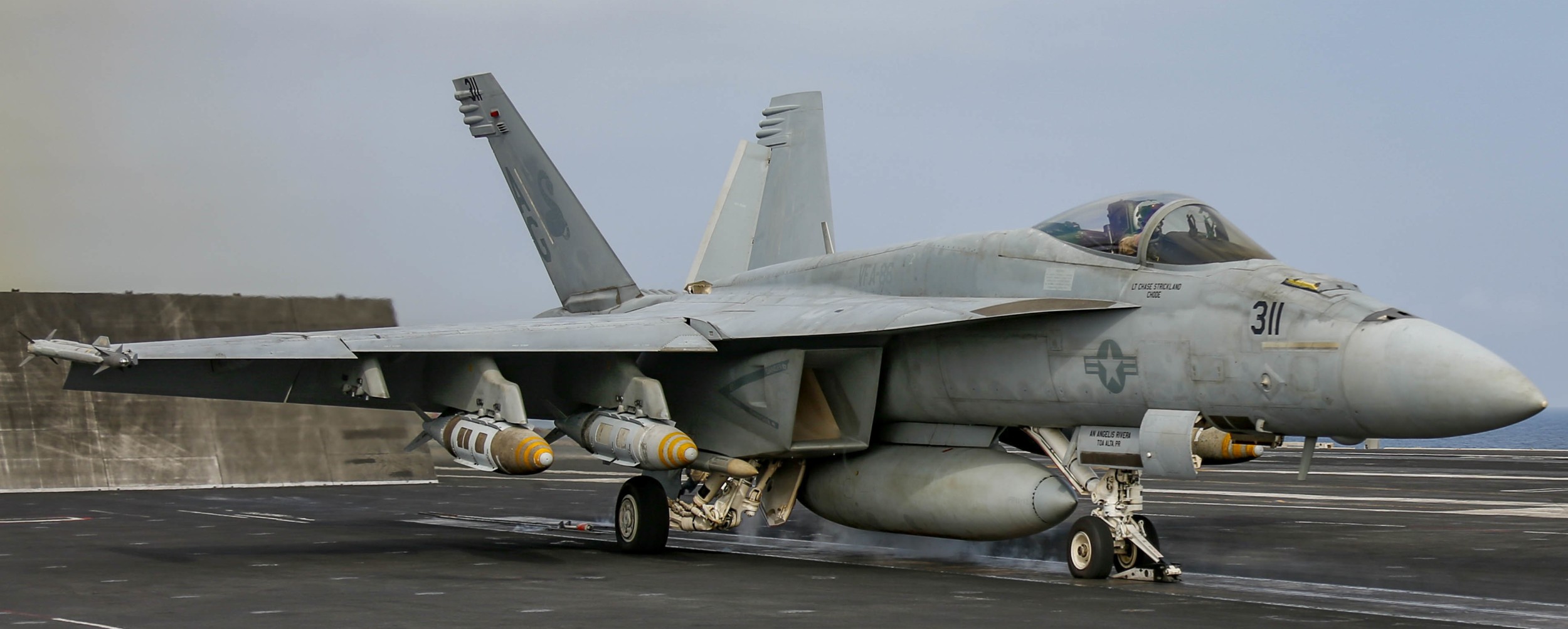 vfa-86 sidewinders strike fighter squadron f/a-18e super hornet cvw-7 uss abraham lincoln cvn-72 navy 68