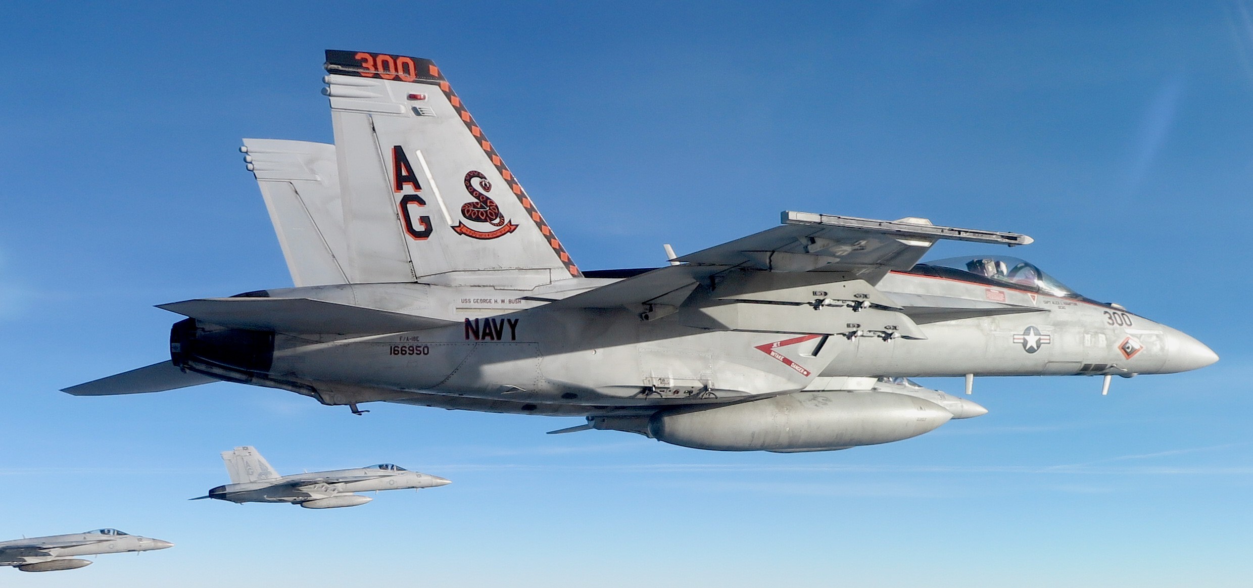 vfa-86 sidewinders strike fighter squadron f/a-18e super hornet cvw-7 uss george h. w. bush cvn-77 navy 84