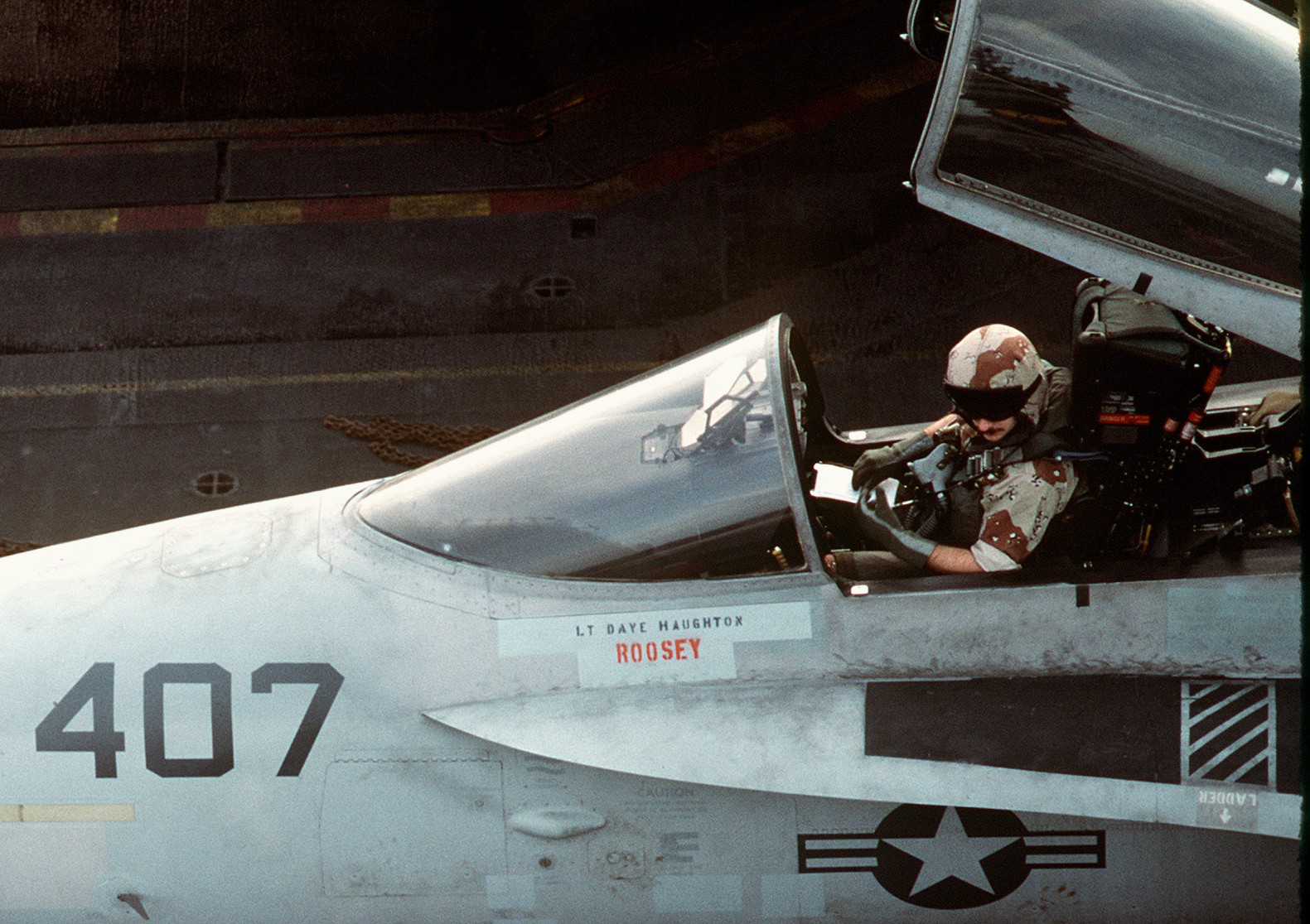 vfa-86 sidewinders strike fighter squadron f/a-18c hornet cvw-1 uss america cv-66 navy 129p