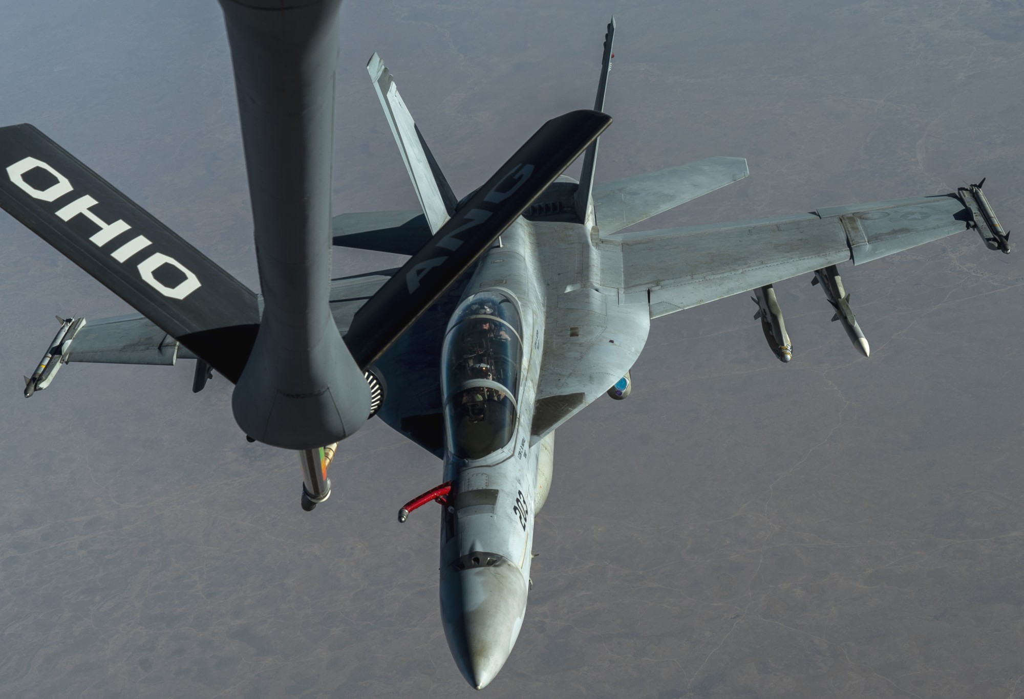 vfa-94 mighty shrikes strike fighter squadron f/a-18e super hornet cvw-17 uss nimitz cvn-68 us navy refueling iraq 53