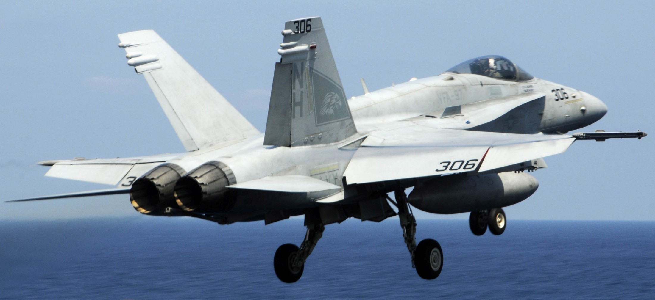 vfa-97 warhawks strike fighter squadron f/a-18c hornet cvw-11 uss nimitz cvn-68 us navy 14