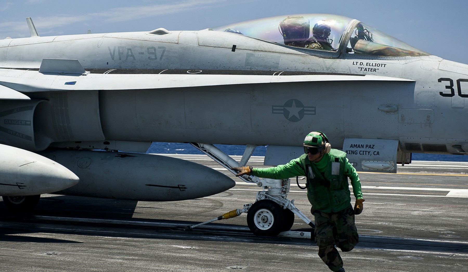 vfa-97 warhawks strike fighter squadron f/a-18c hornet cvw-9 uss john c. stennis cvn-74 us navy 16