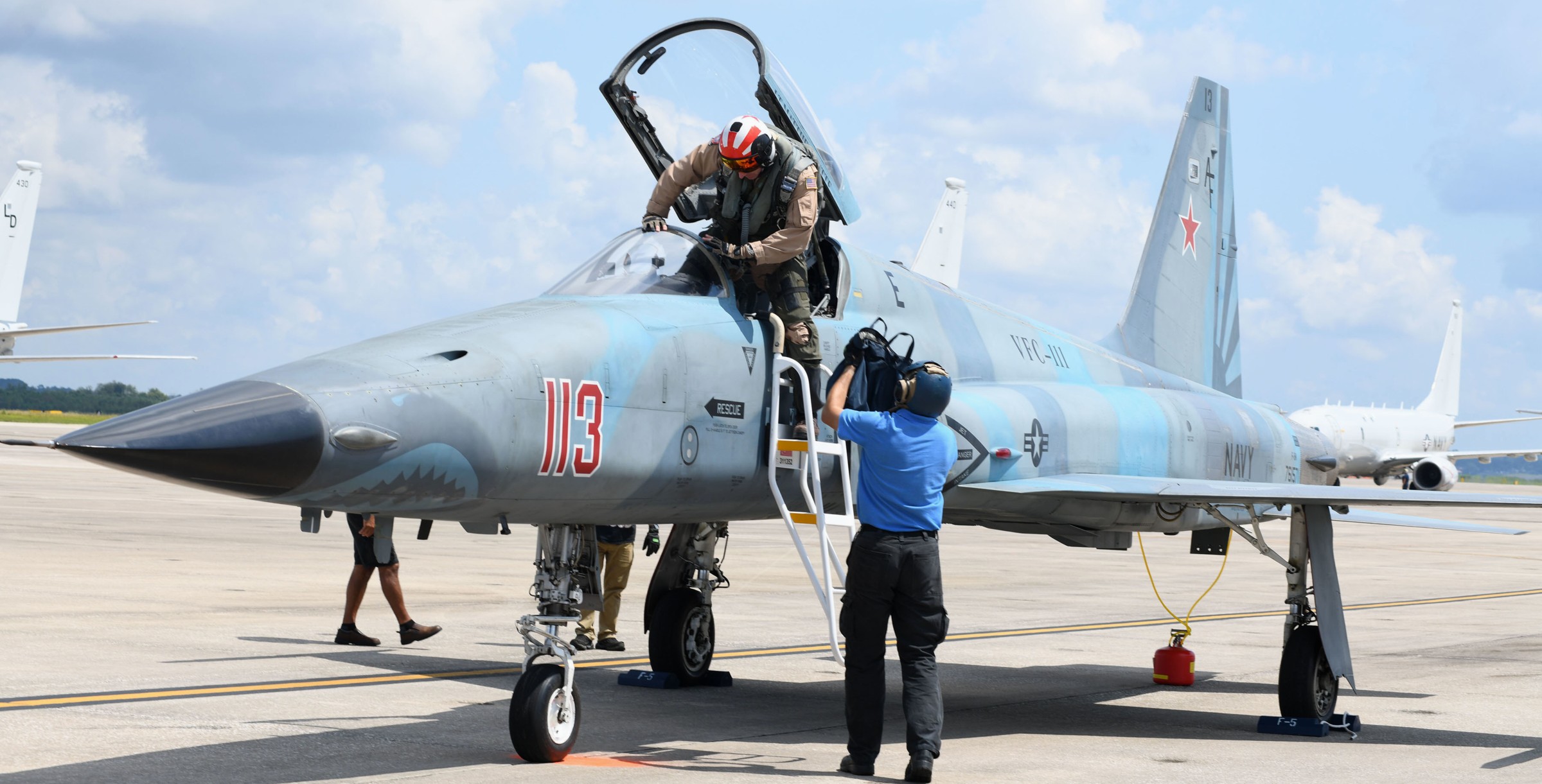 vfc-111 sun downers fighter squadron composite us navy f-5n tiger ii adversary 09