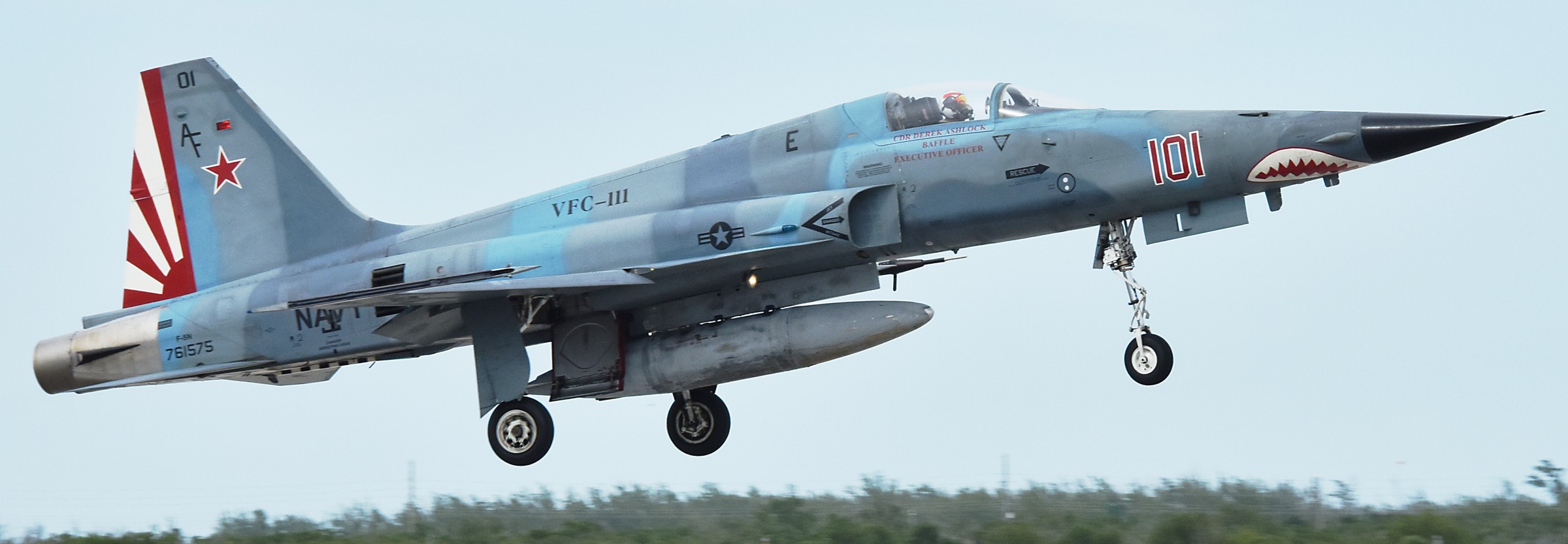 vfc-111 sun downers fighter squadron composite us navy f-5n tiger ii adversary 14