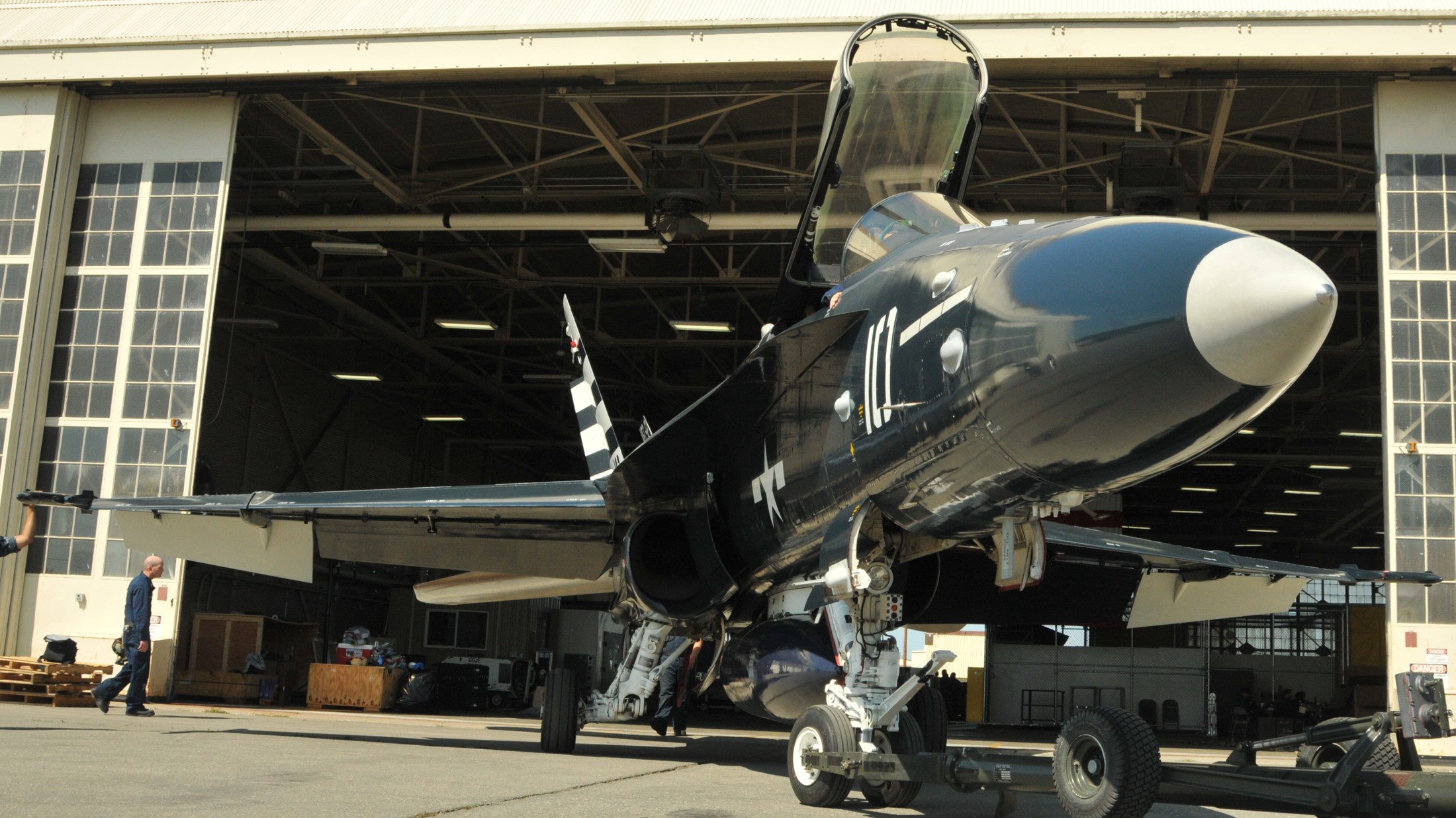 vfc-12 fighting omars fighter squadron composite us navy f/a-18c hornet adversary northern edge 2011 15