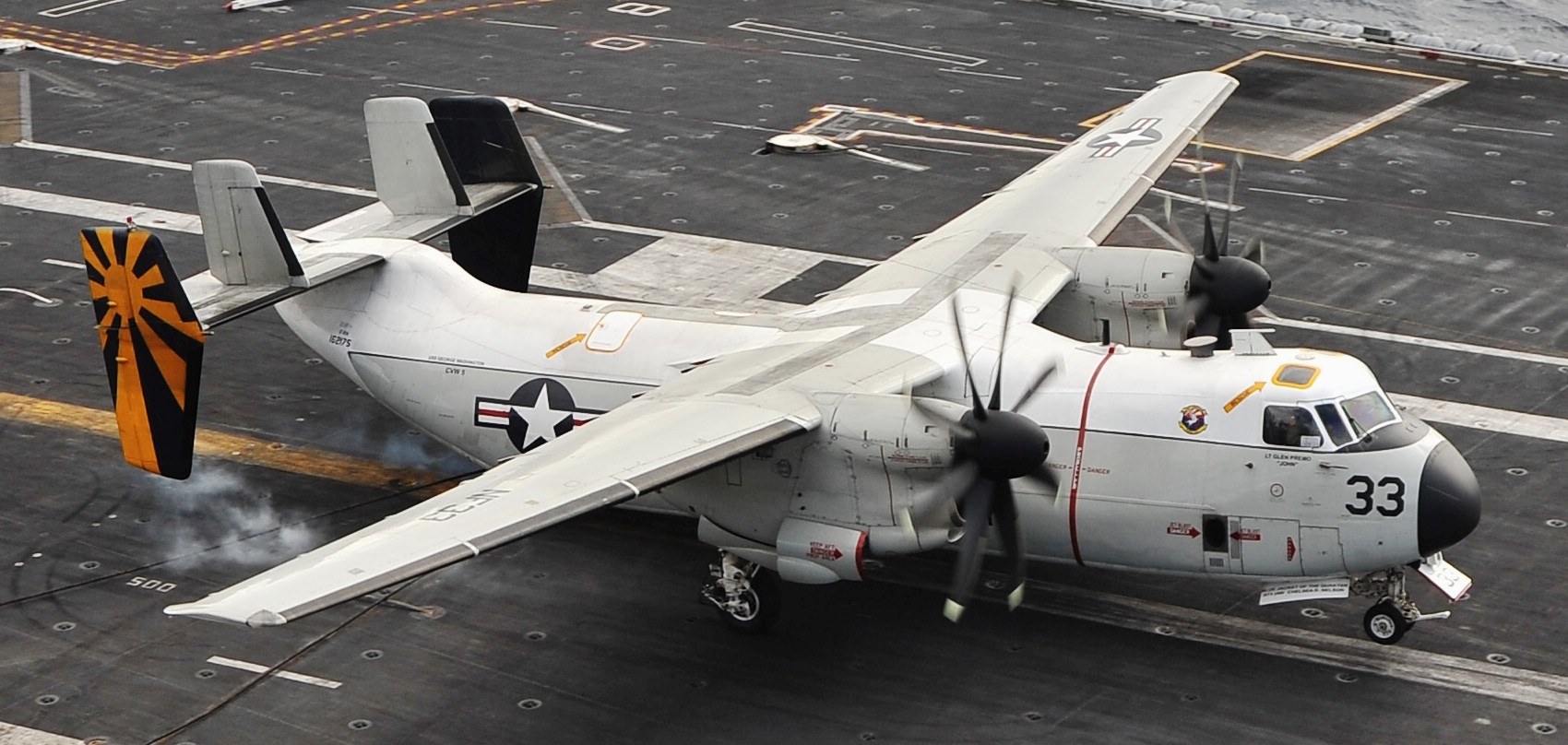 vrc-30 providers fleet logistics support squadron flelogsuppron grumman c-2a greyhound detachment uss george washington cvn-73 138