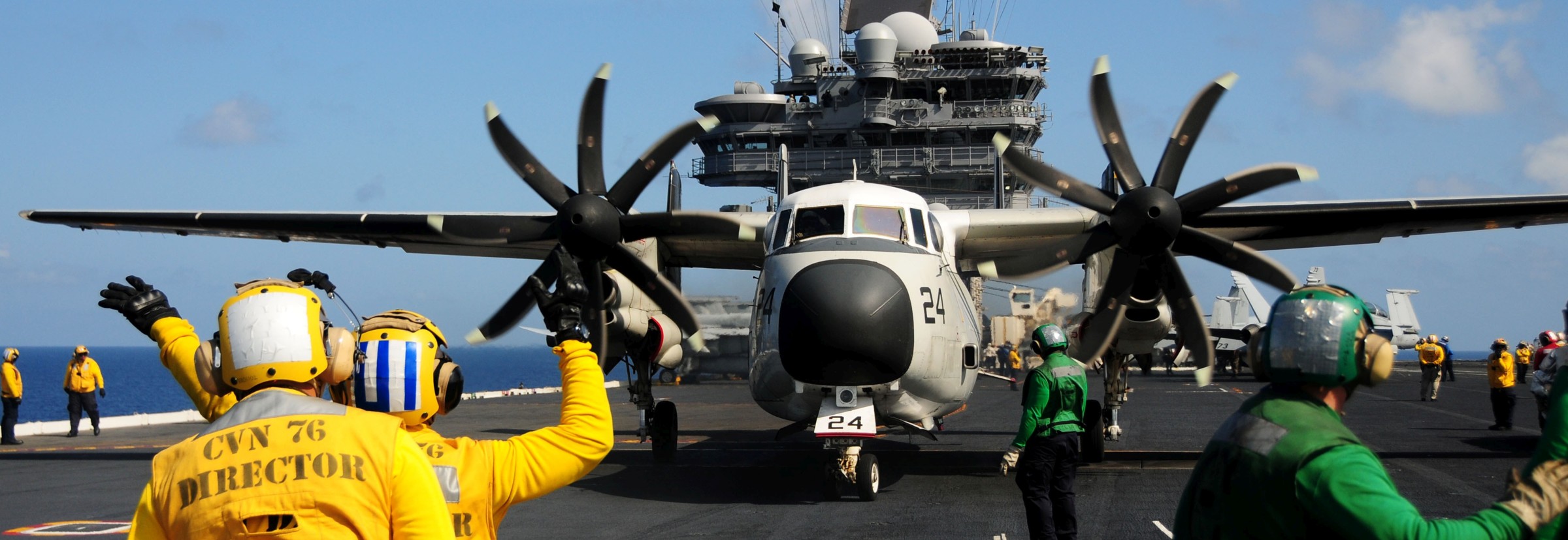 vrc-30 providers fleet logistics support squadron flelogsuppron grumman c-2a greyhound detachment uss ronald reagan cvn-76 142