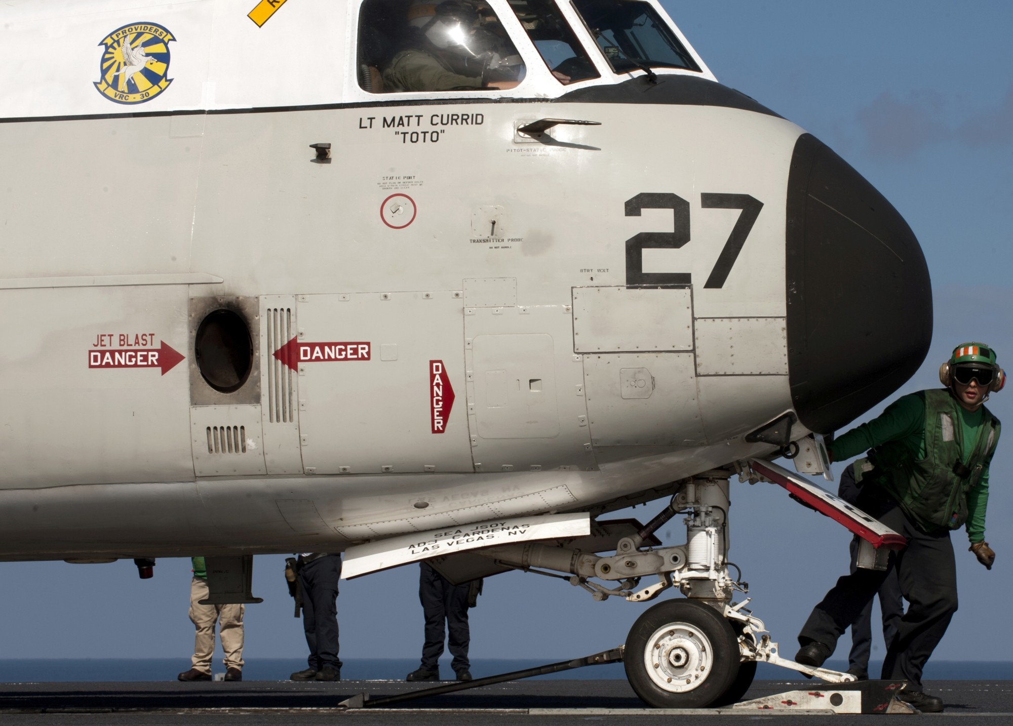 vrc-30 providers fleet logistics support squadron flelogsuppron grumman c-2a greyhound detachment uss carl vinson cvn-70 145