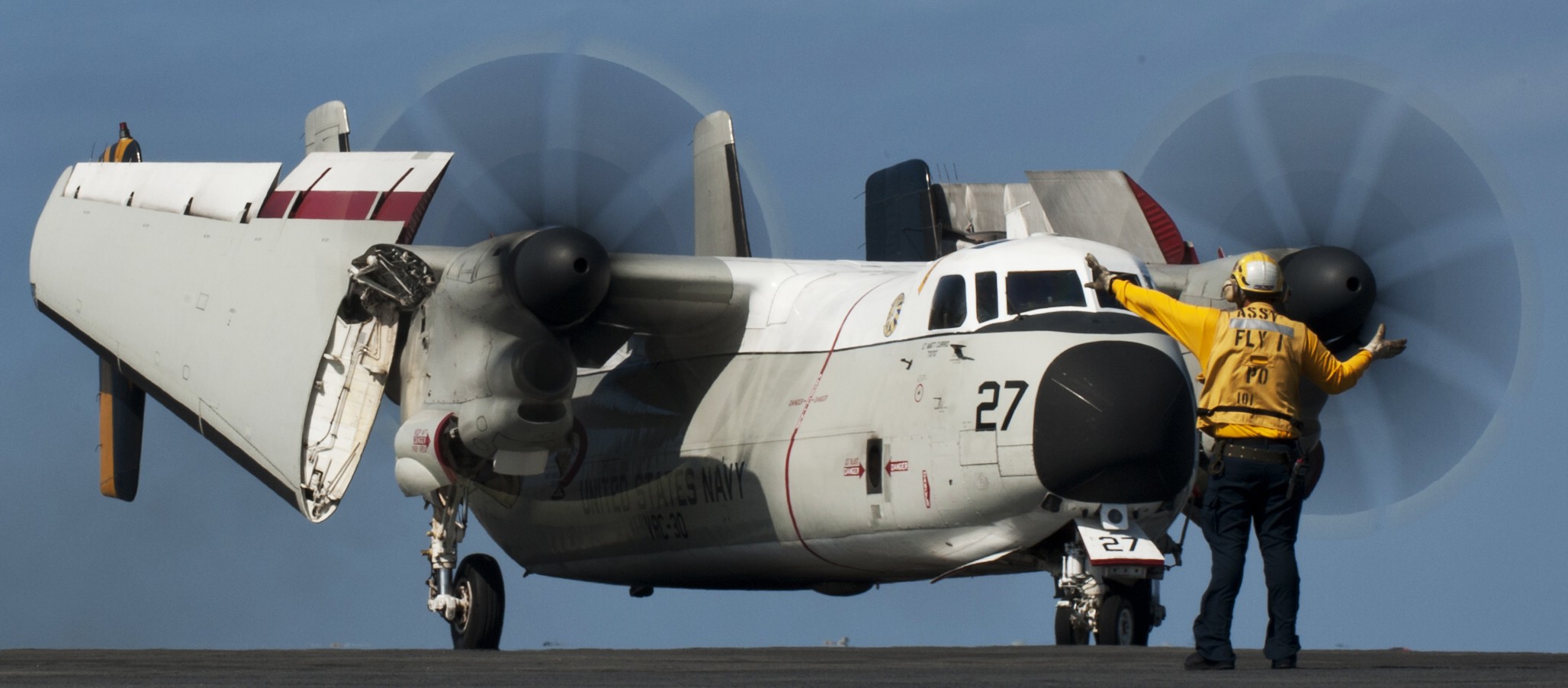 vrc-30 providers fleet logistics support squadron flelogsuppron grumman c-2a greyhound detachment uss carl vinson cvn-70 148