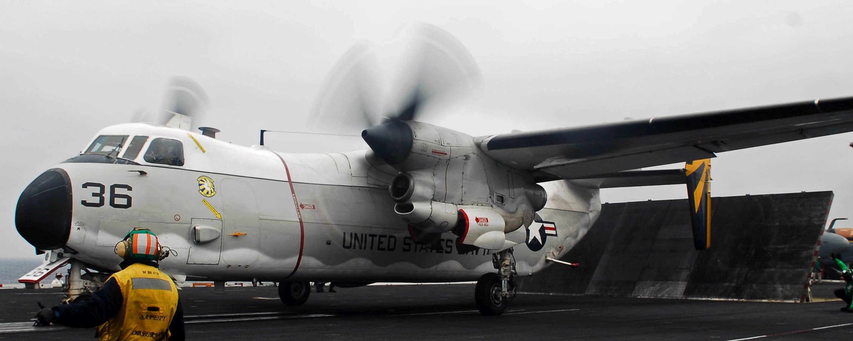 vrc-30 providers fleet logistics support squadron flelogsuppron grumman c-2a greyhound detachment uss john c. stennis cvn-74 175