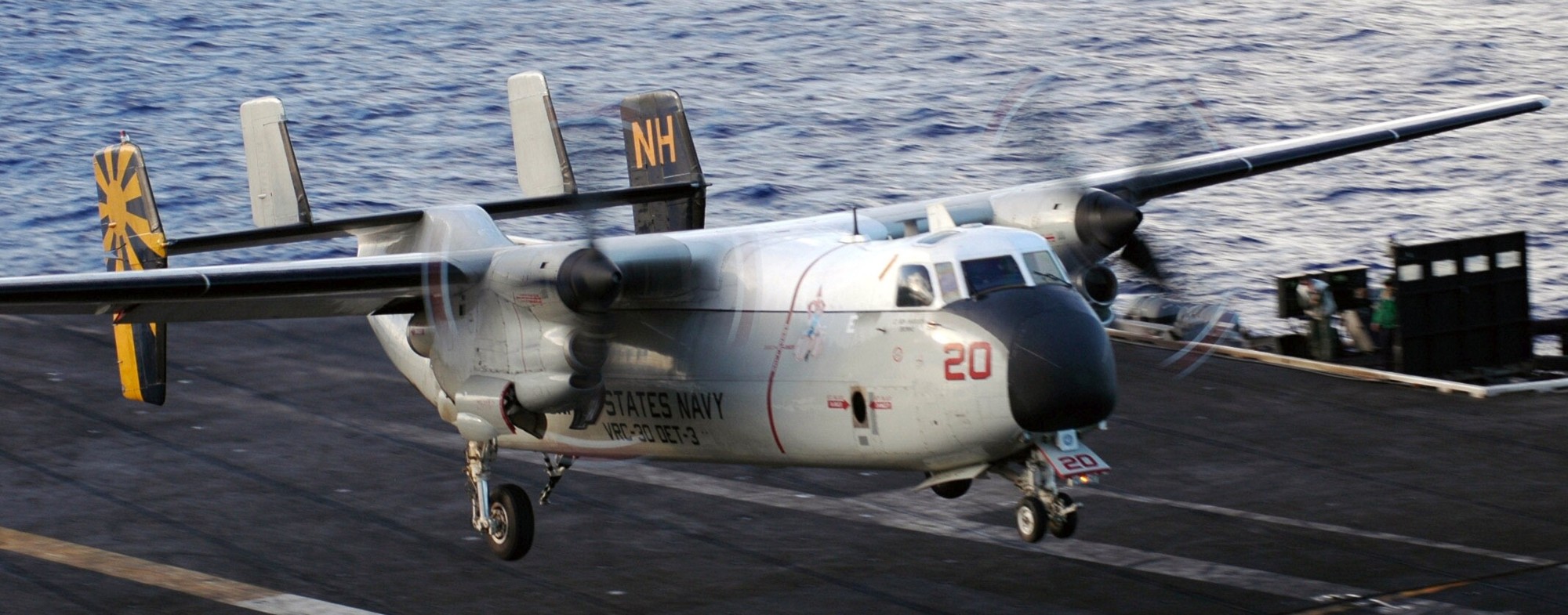 vrc-30 providers fleet logistics support squadron flelogsuppron grumman c-2a greyhound detachment uss nimitz cvn-68 179