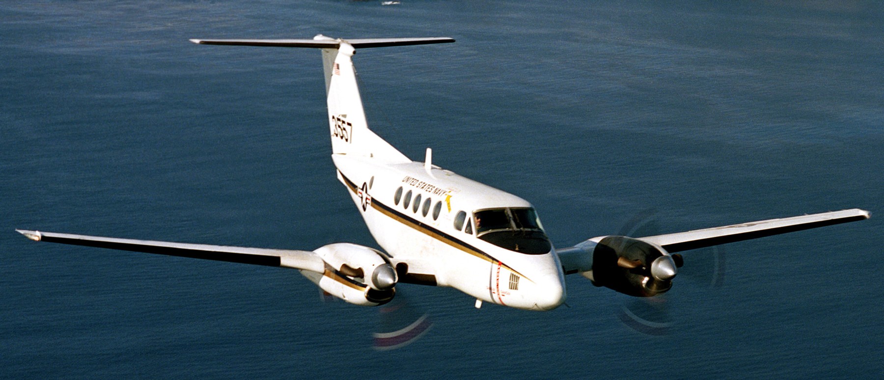 vrc-30 providers fleet logistics support squadron flelogsuppron beechcraft c-12 huron nas north island california 233