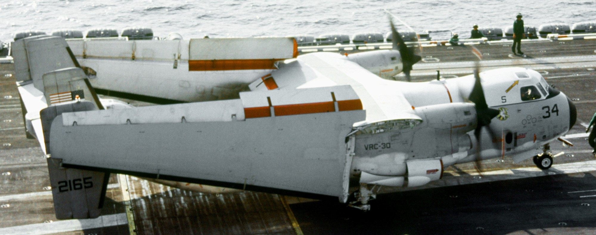 vrc-30 providers fleet logistics support squadron flelogsuppron grumman c-2a greyhound detachment uss abraham lincoln cvn-72 247