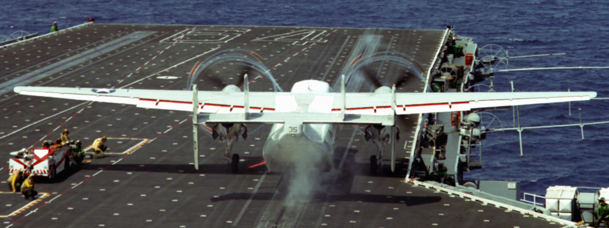 vrc-30 providers fleet logistics support squadron flelogsuppron grumman c-2a greyhound detachment uss constellation cv-64 257