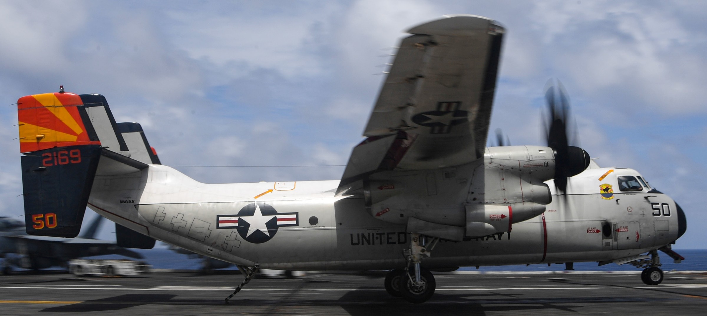 vrc-40 rawhides fleet logistics support squadron flelogsupron us navy grumman c-2a greyhound uss harry s. truman cvn-75 02