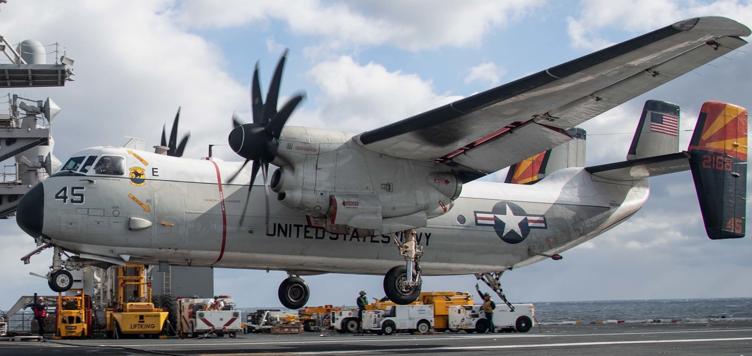 vrc-40 rawhides fleet logistics support squadron flelogsupron us navy grumman c-2a greyhound uss gerald r. ford cvn-78 08