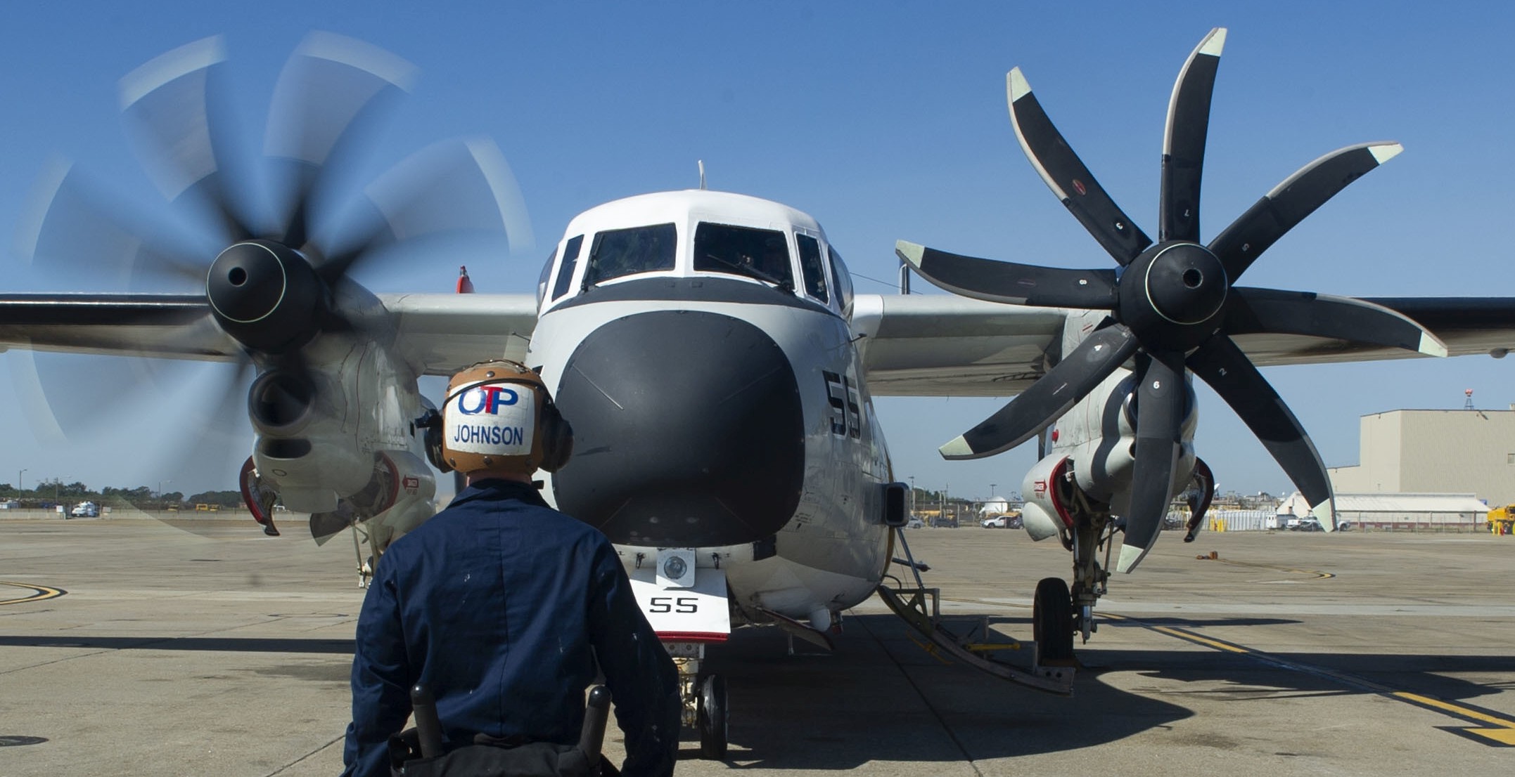 vrc-40 rawhides fleet logistics support squadron flelogsupron us navy grumman c-2a greyhound naval station norfolk chambers field 13