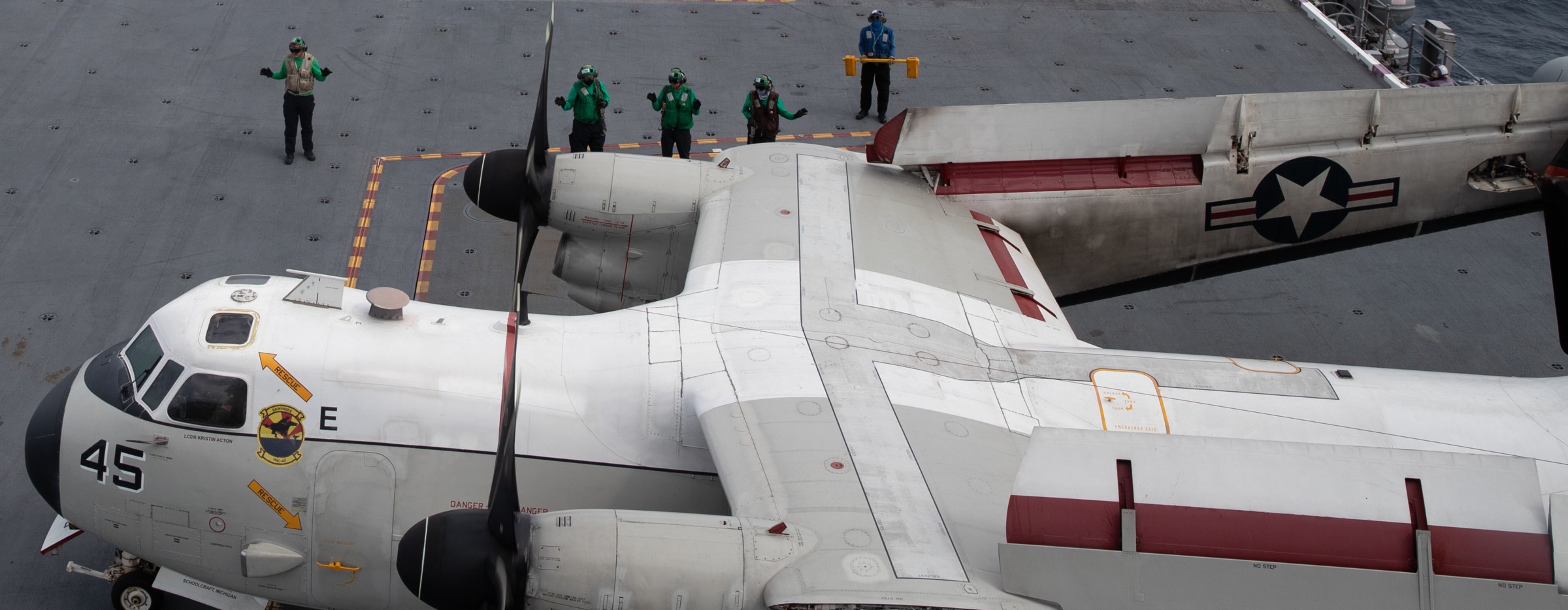 vrc-40 rawhides fleet logistics support squadron flelogsupron us navy grumman c-2a greyhound uss gerald r. ford cvn-78 15