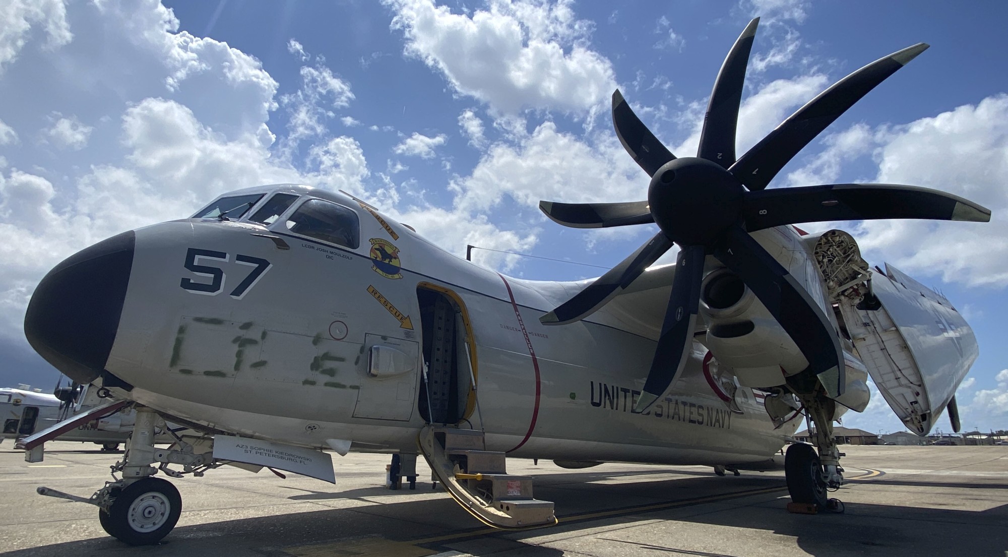 vrc-40 rawhides fleet logistics support squadron flelogsupron us navy grumman c-2a greyhound naval station norfolk chambers field virginia 17