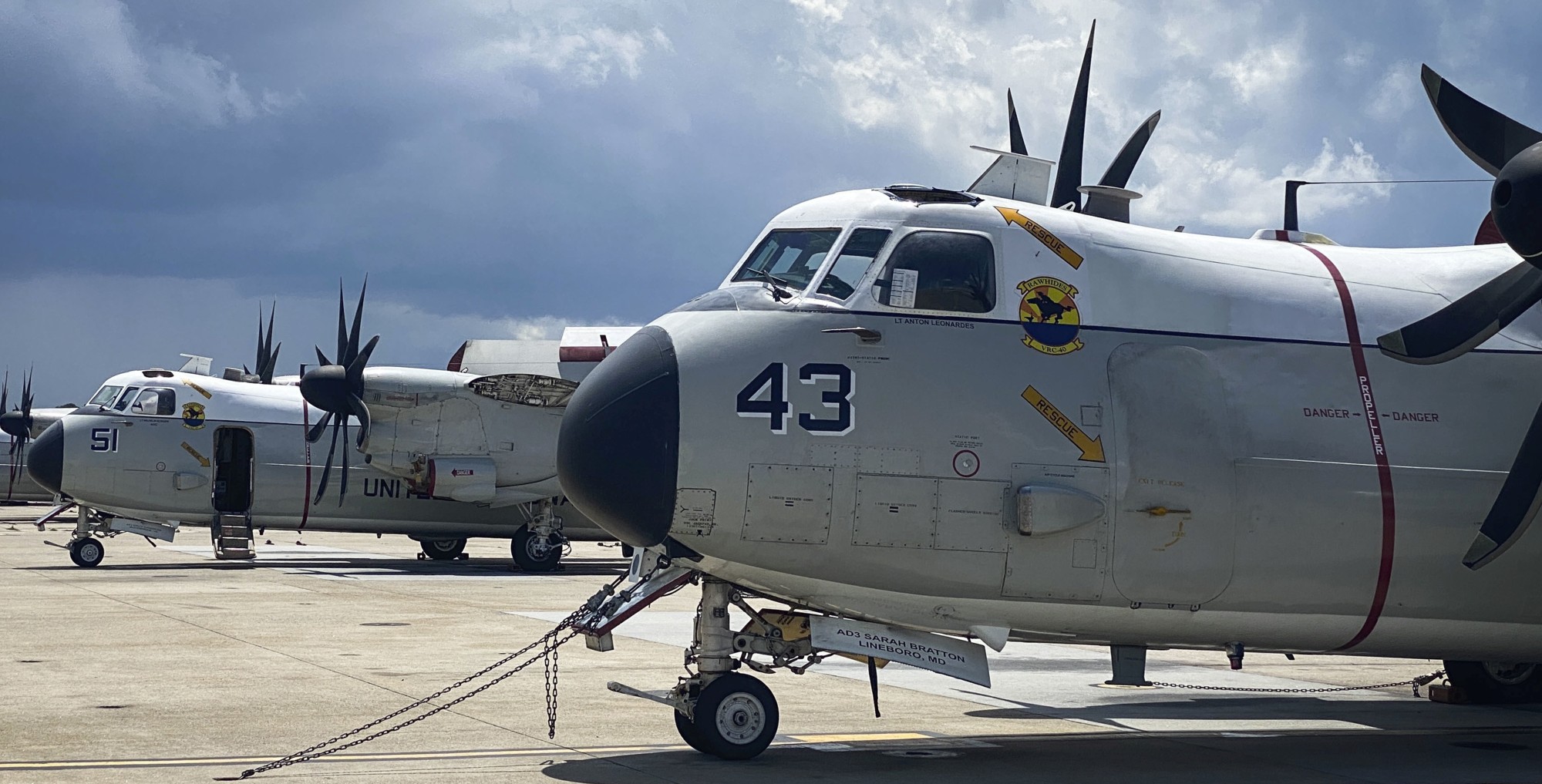 vrc-40 rawhides fleet logistics support squadron flelogsupron us navy grumman c-2a greyhound ns norfolk chambers field 18