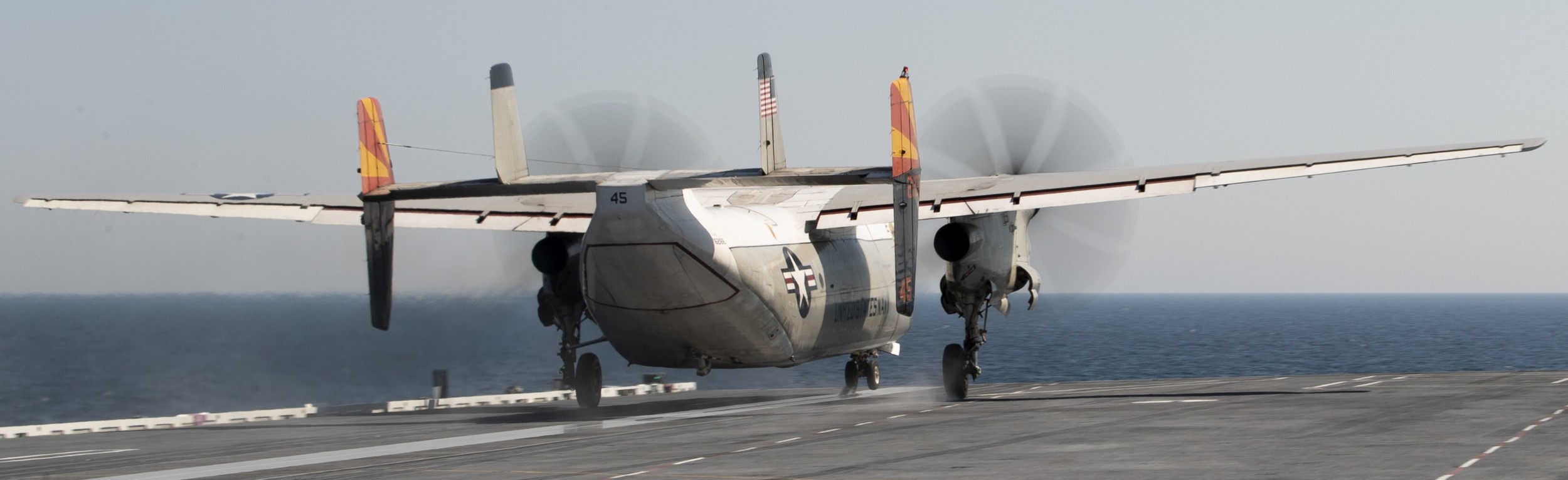 vrc-40 rawhides fleet logistics support squadron flelogsupron us navy grumman c-2a greyhound uss gerald r. ford cvn-78 20