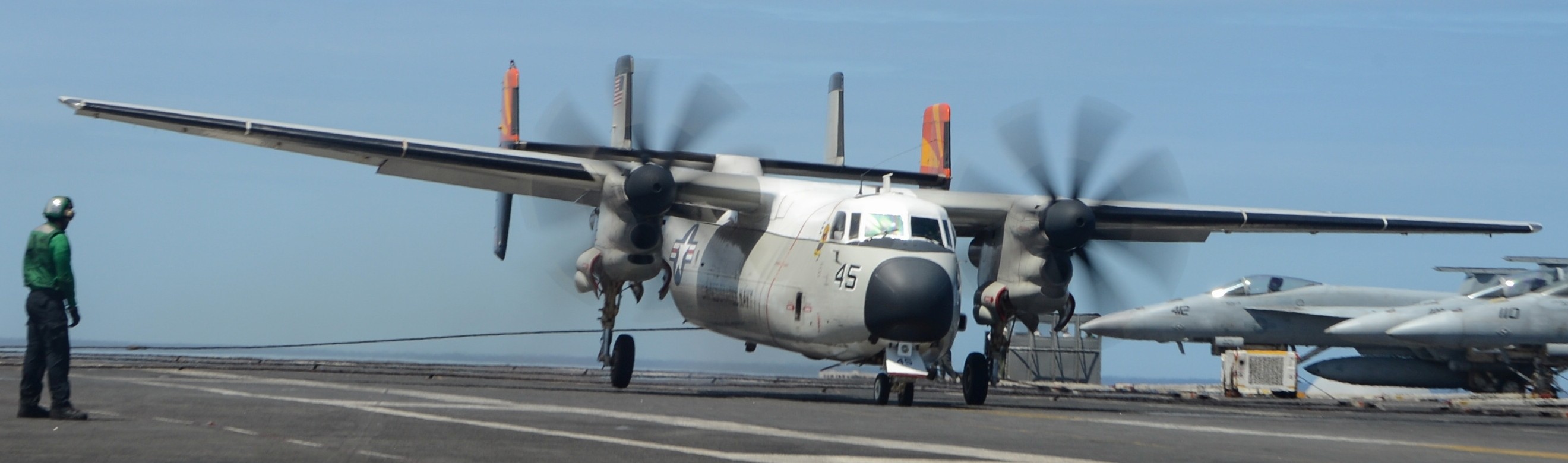 vrc-40 rawhides fleet logistics support squadron flelogsupron us navy grumman c-2a greyhound uss harry s. truman cvn-75 27