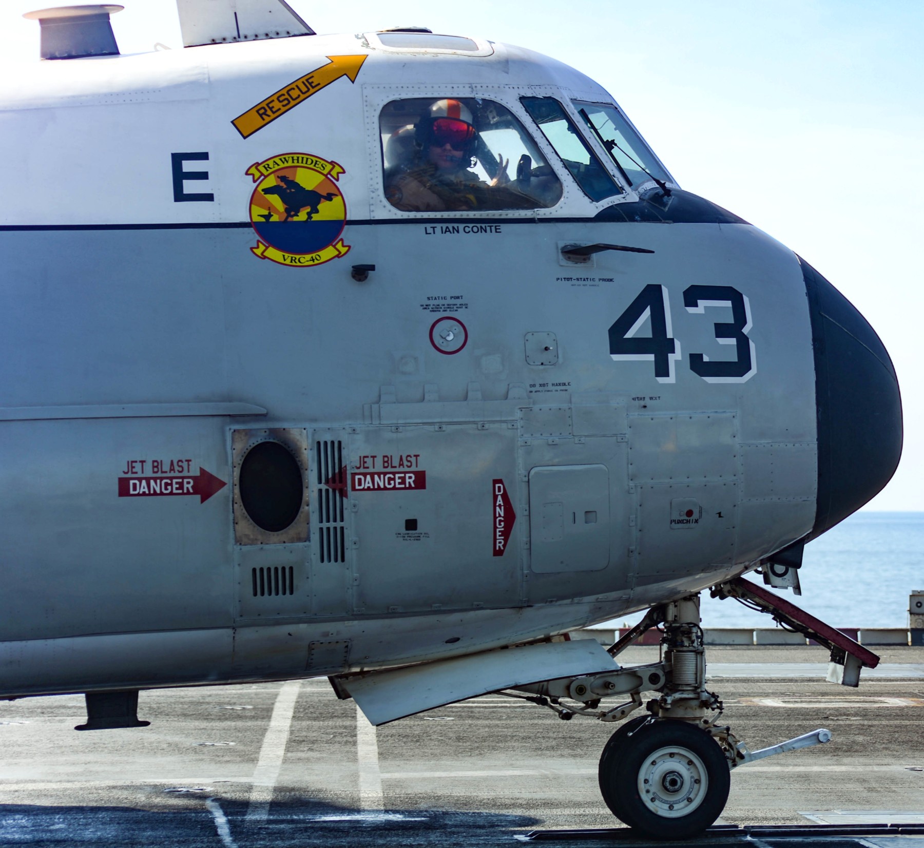 vrc-40 rawhides fleet logistics support squadron flelogsupron us navy grumman c-2a greyhound uss harry s. truman cvn-75 32