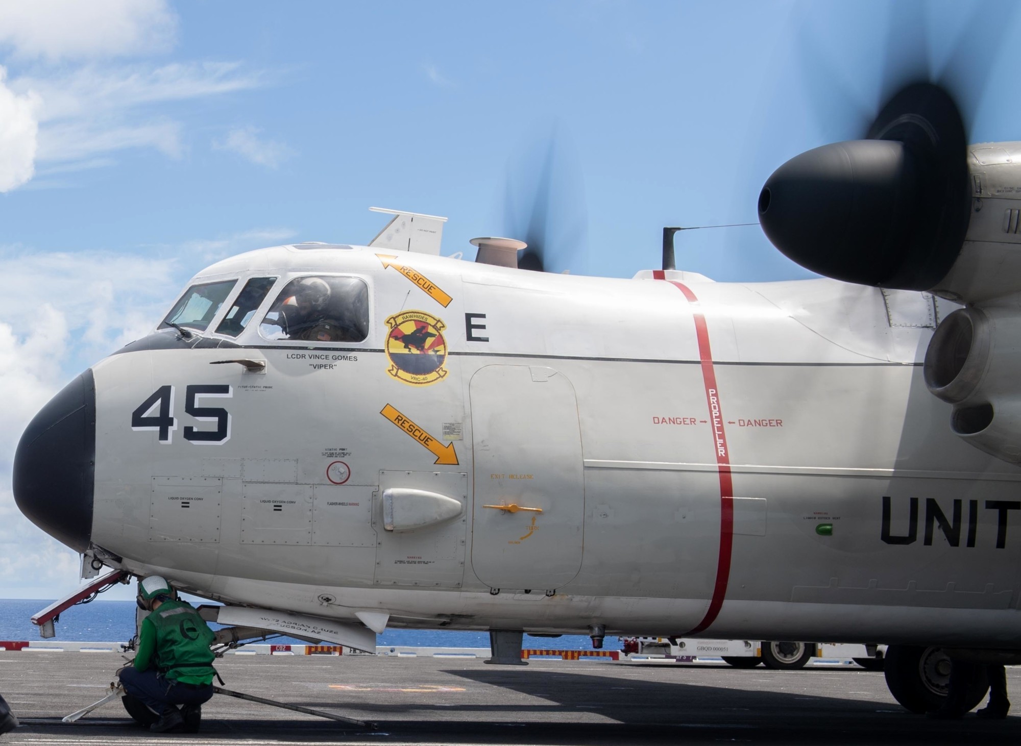 vrc-40 rawhides fleet logistics support squadron flelogsupron us navy grumman c-2a greyhound uss john c. stennis cvn-74 42