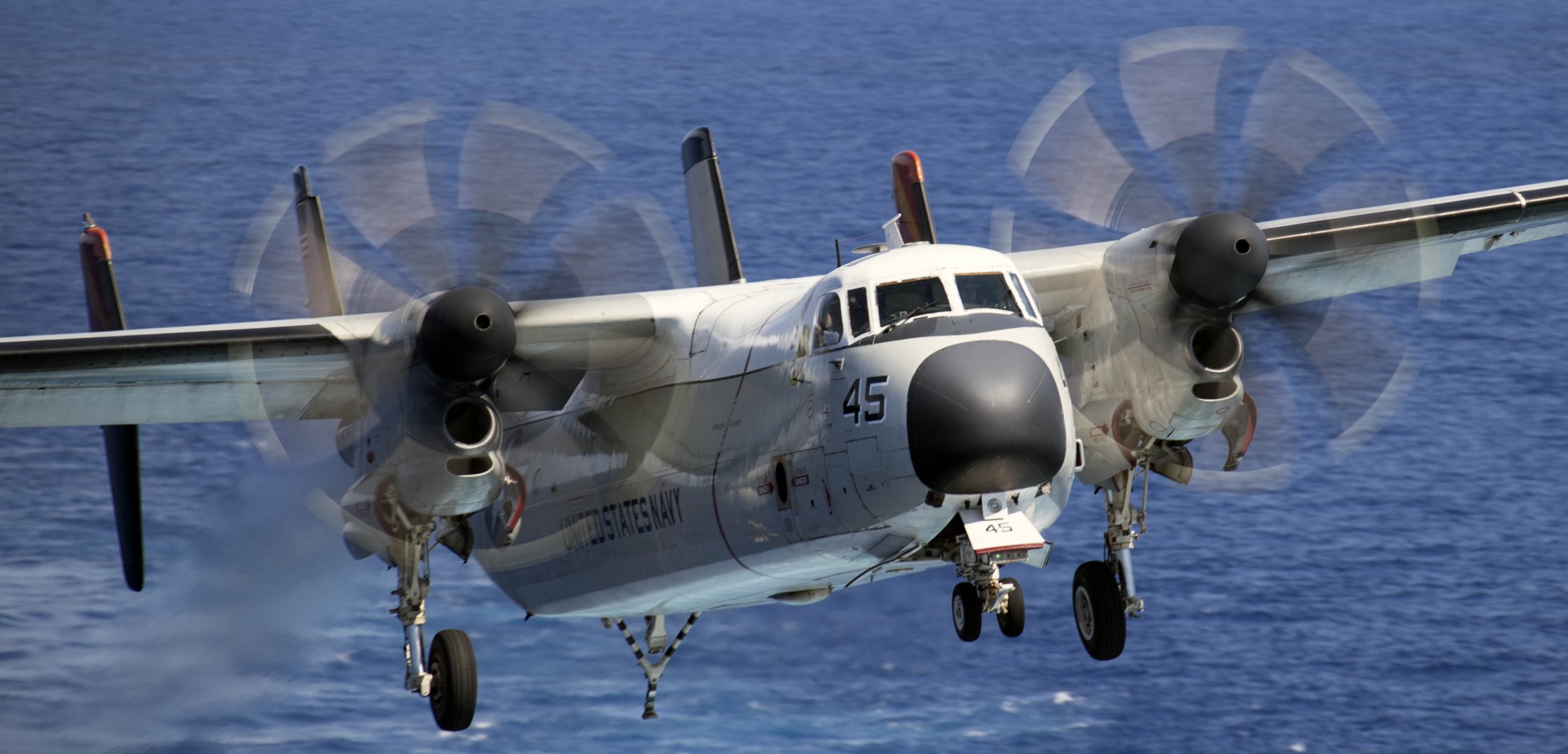 vrc-40 rawhides fleet logistics support squadron flelogsupron us navy grumman c-2a greyhound uss abraham lincoln cvn-72 67