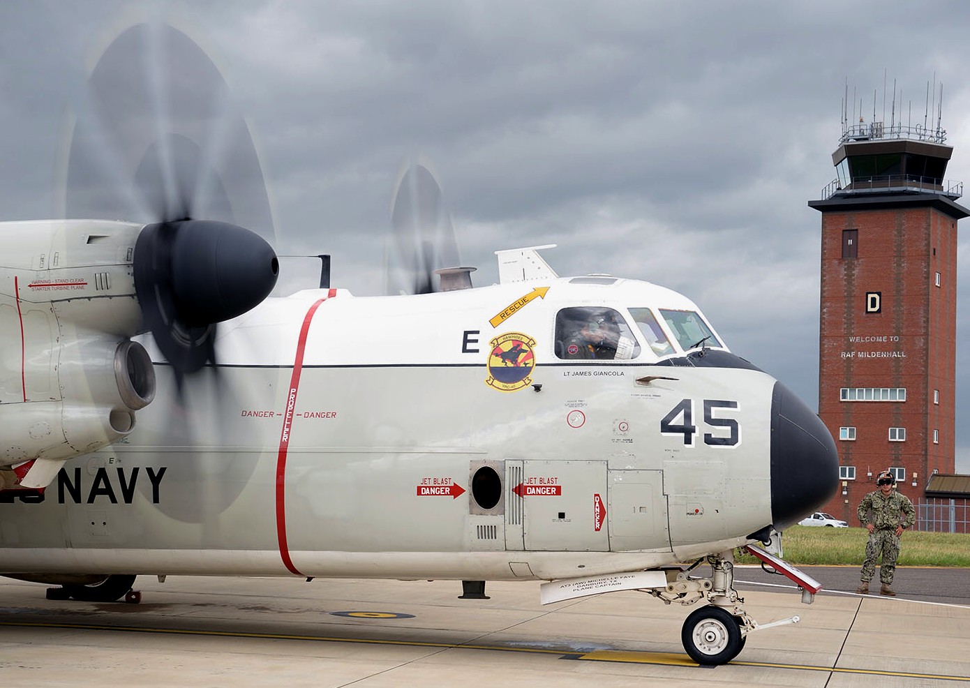 vrc-40 rawhides fleet logistics support squadron flelogsupron us navy grumman c-2a greyhound raf mildenhall saxon warrior 79