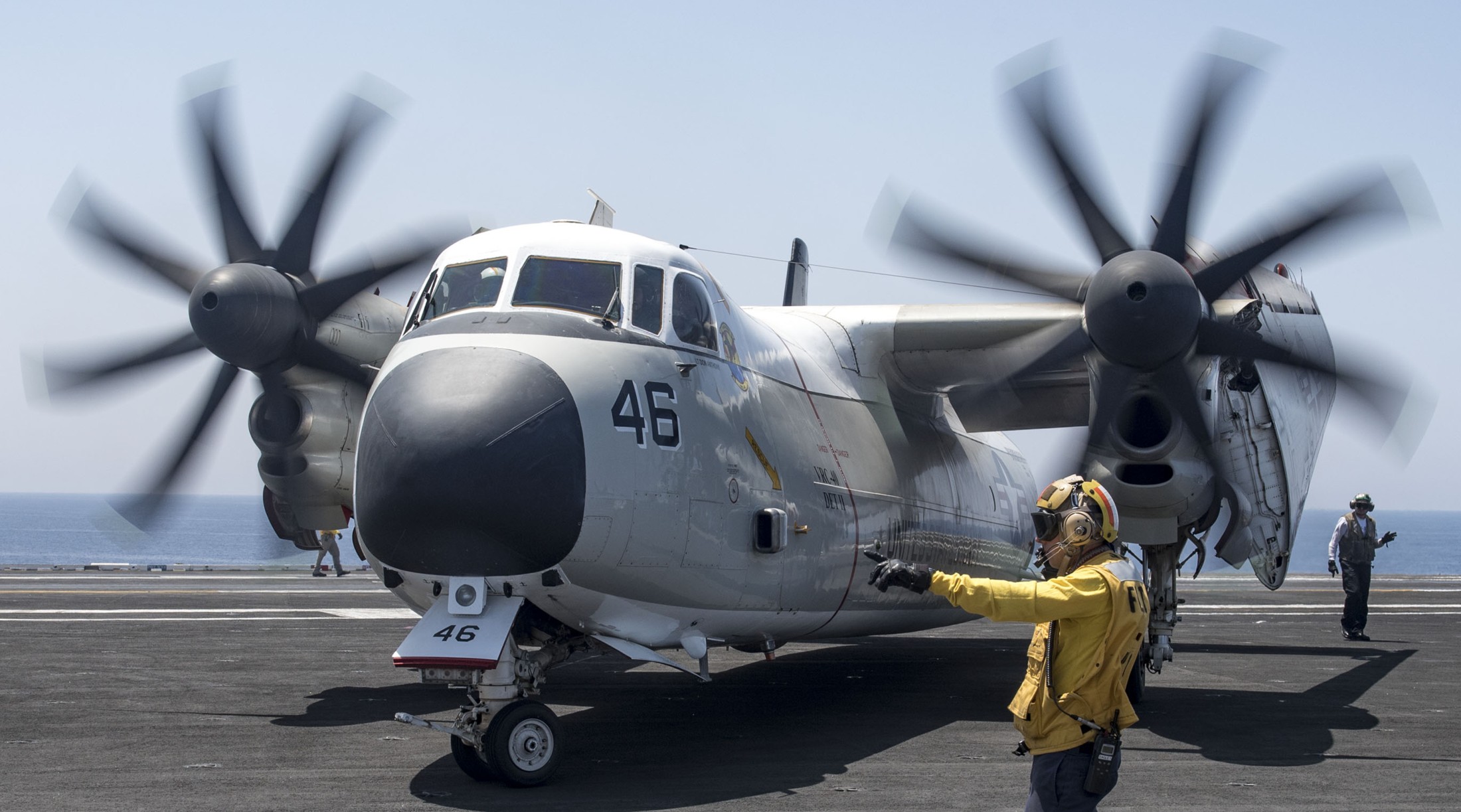 vrc-40 rawhides fleet logistics support squadron flelogsupron us navy grumman c-2a greyhound uss george h. w. bush cvn-77 87